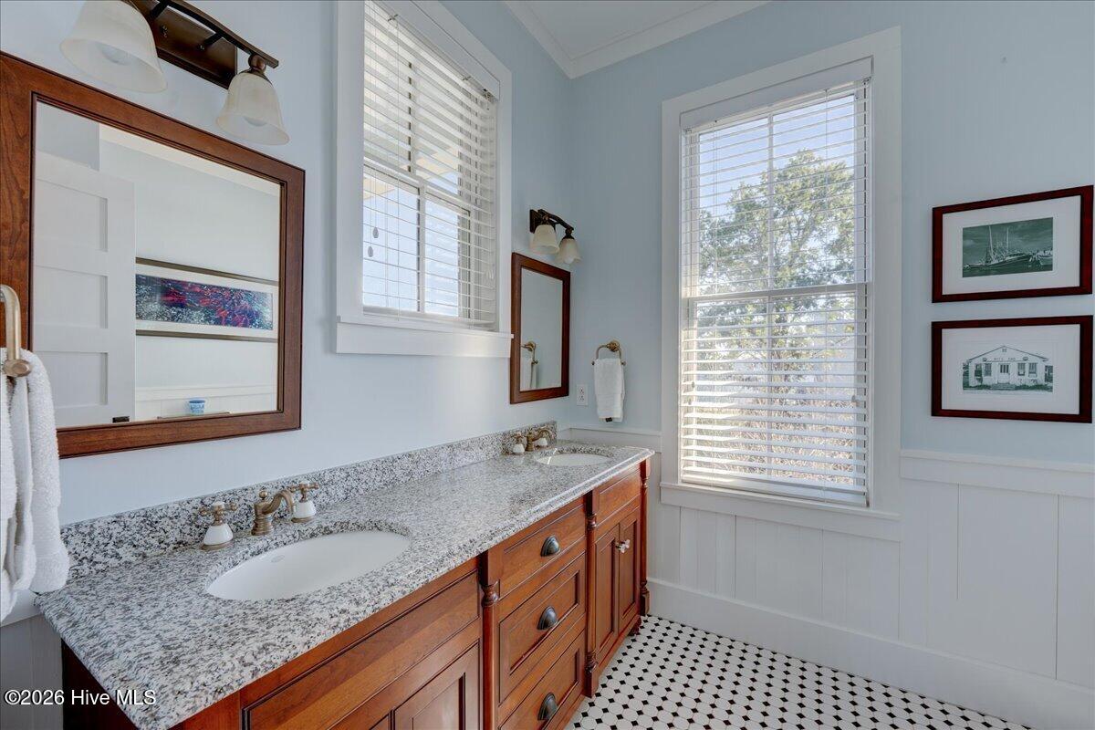 203 Vandemere Street Property Photo 58