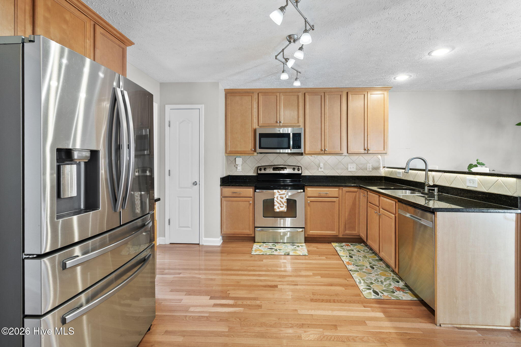 417 Thorncliff Drive Property Photo 7