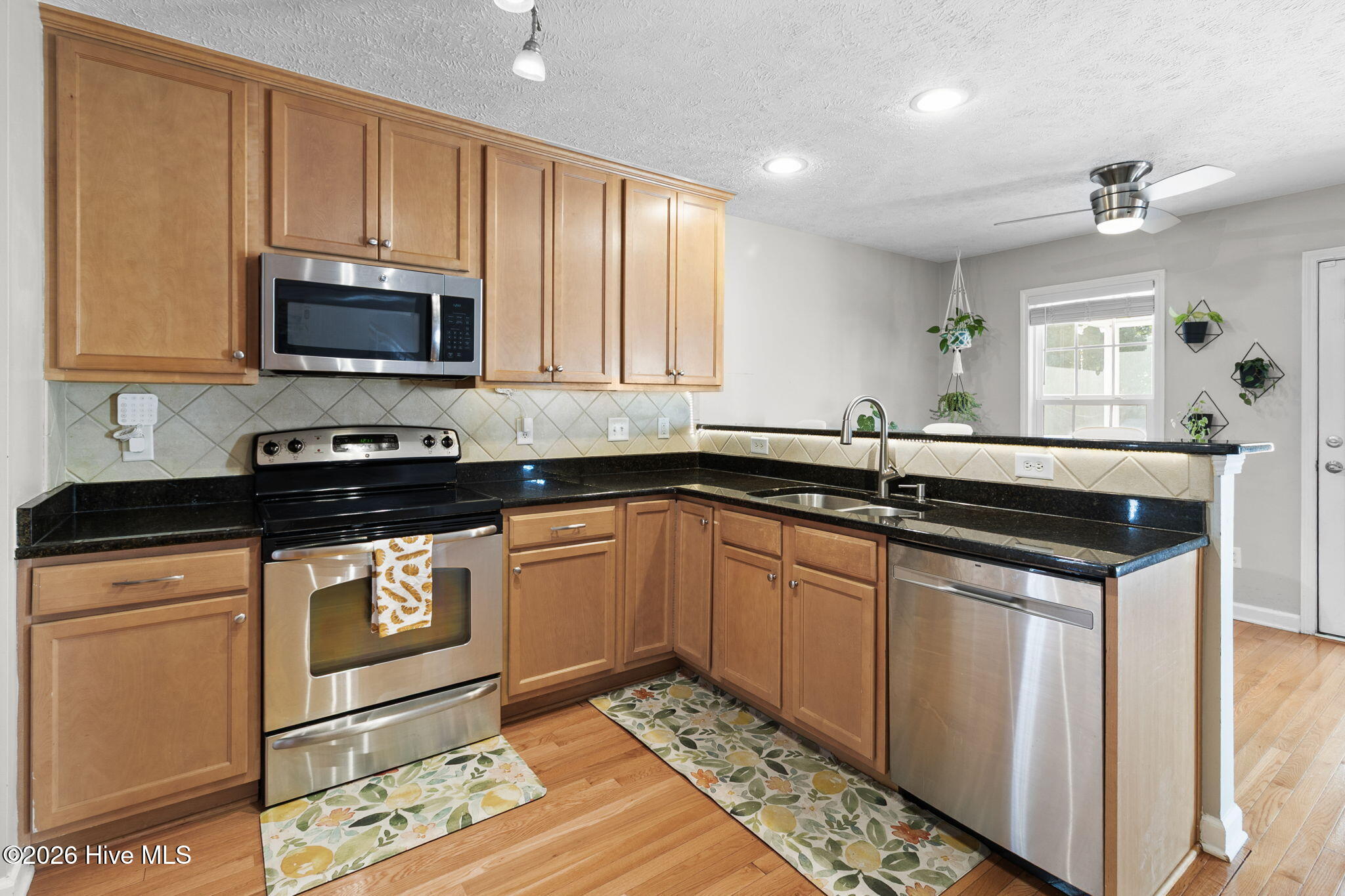 417 Thorncliff Drive Property Photo 8