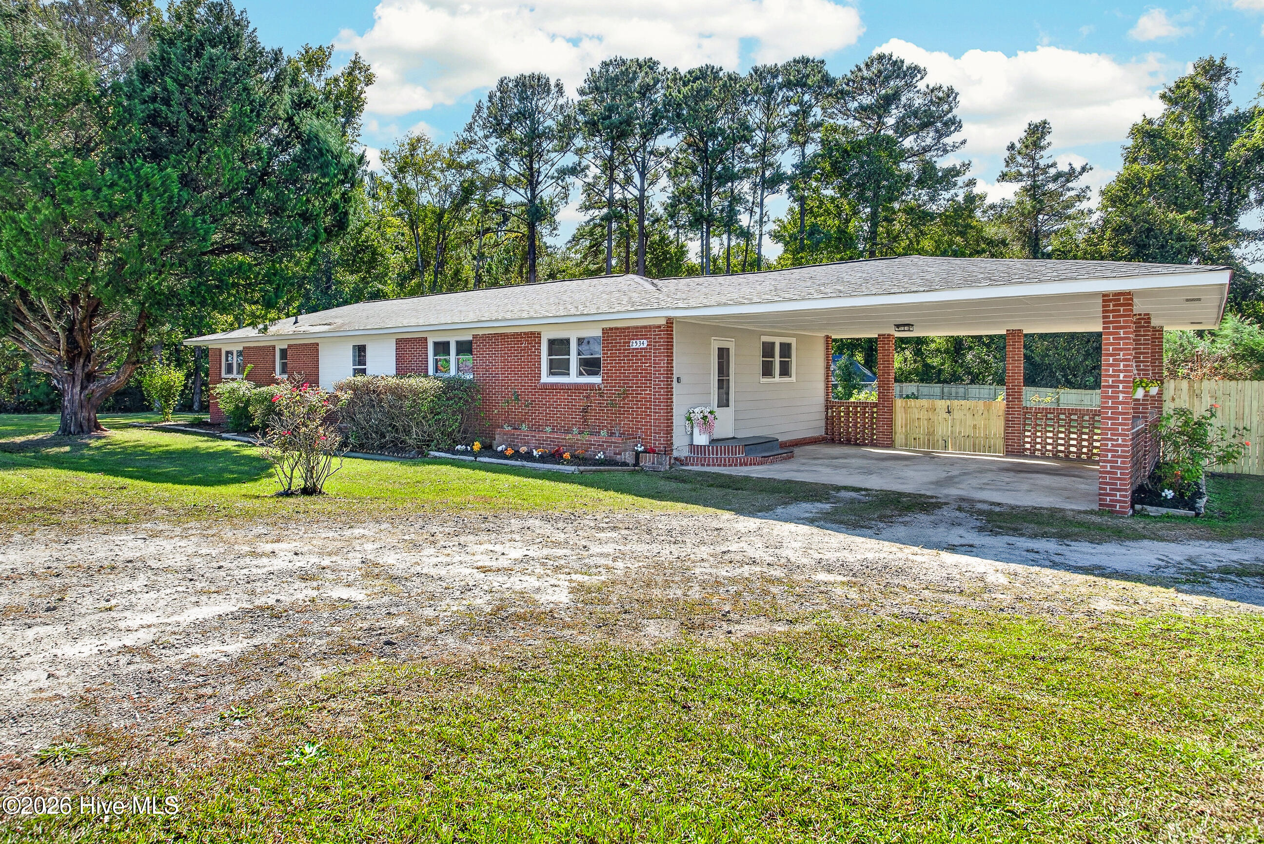 2534 Piney Green Road Property Photo 1