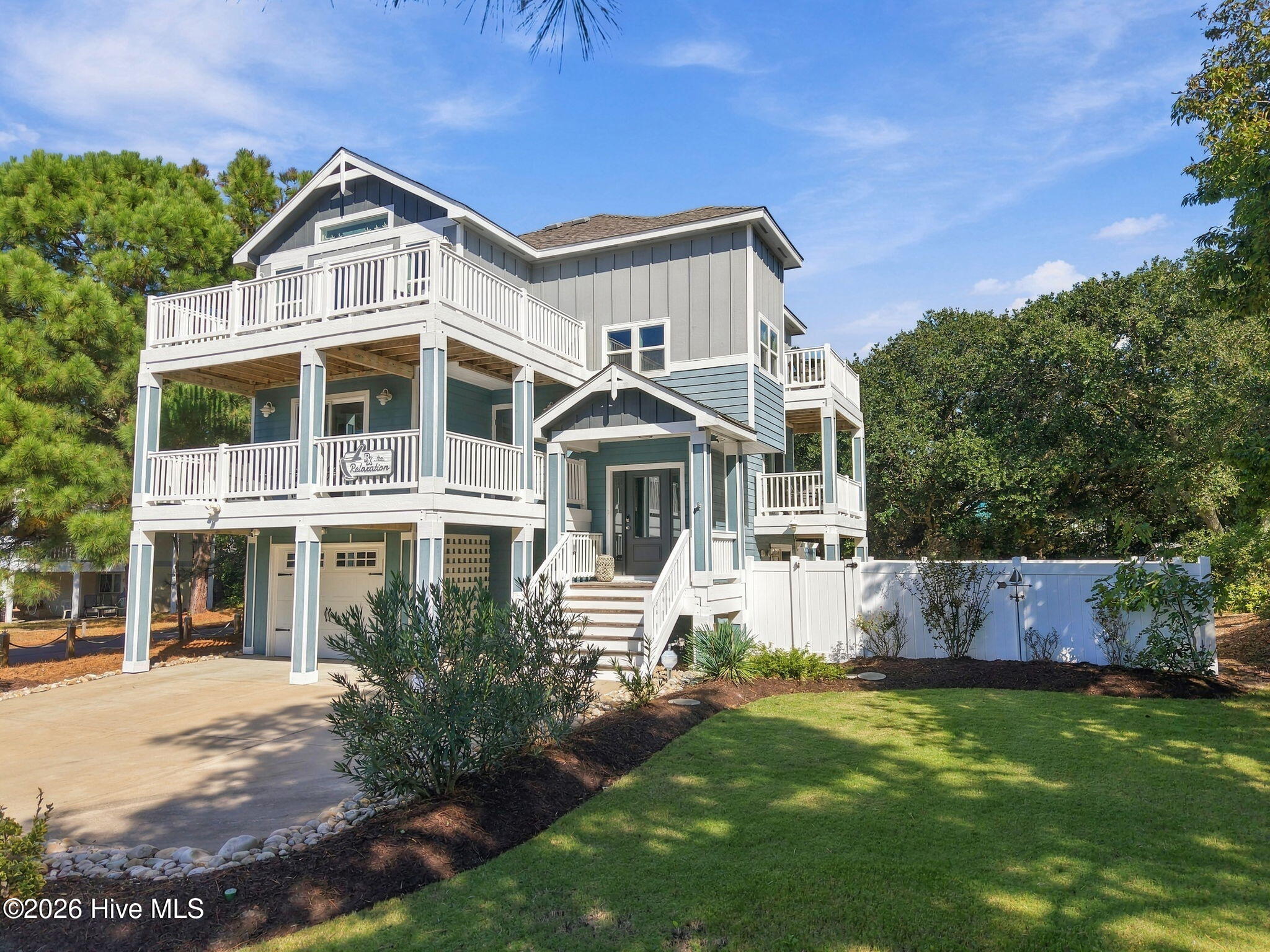 864 Ivory Court Property Photo 1