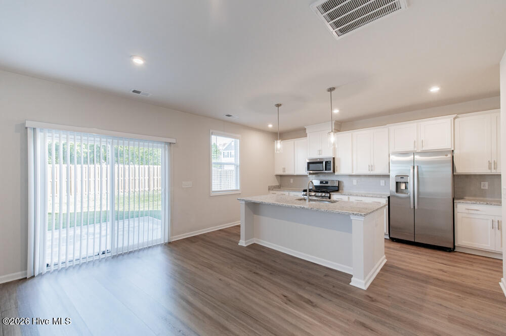 1025 Amber Way Property Photo 2