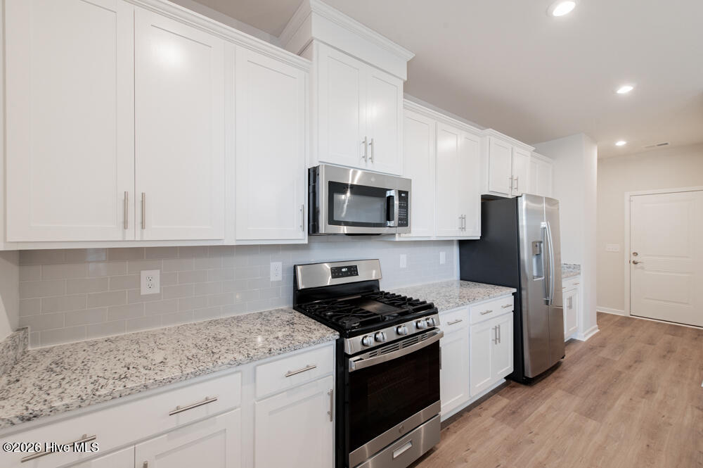 1025 Amber Way Property Photo 5