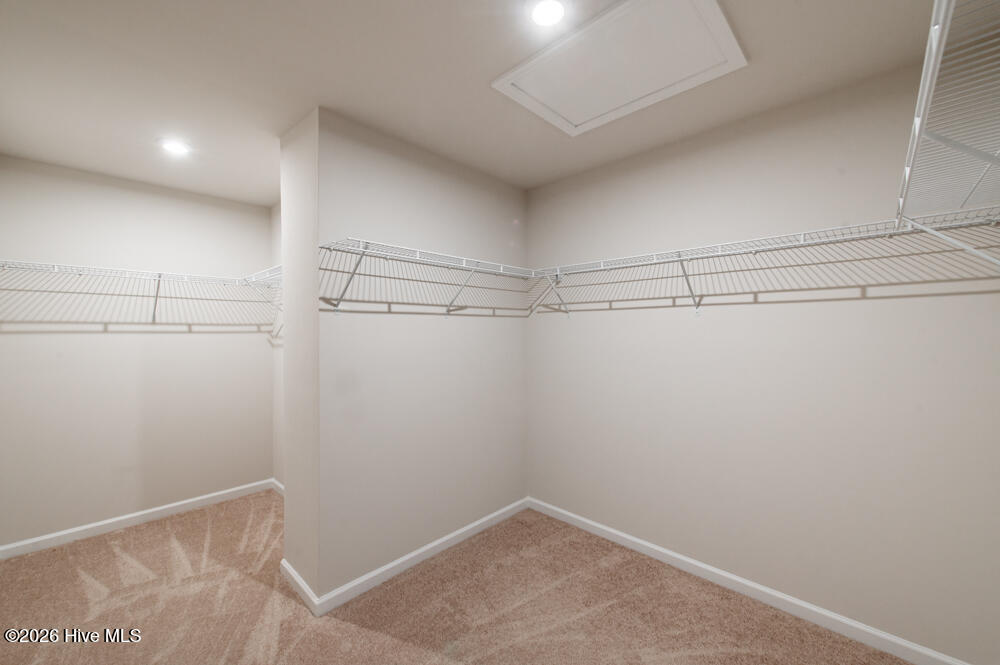 1025 Amber Way Property Photo 12