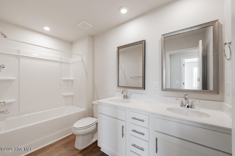 1025 Amber Way Property Photo 17