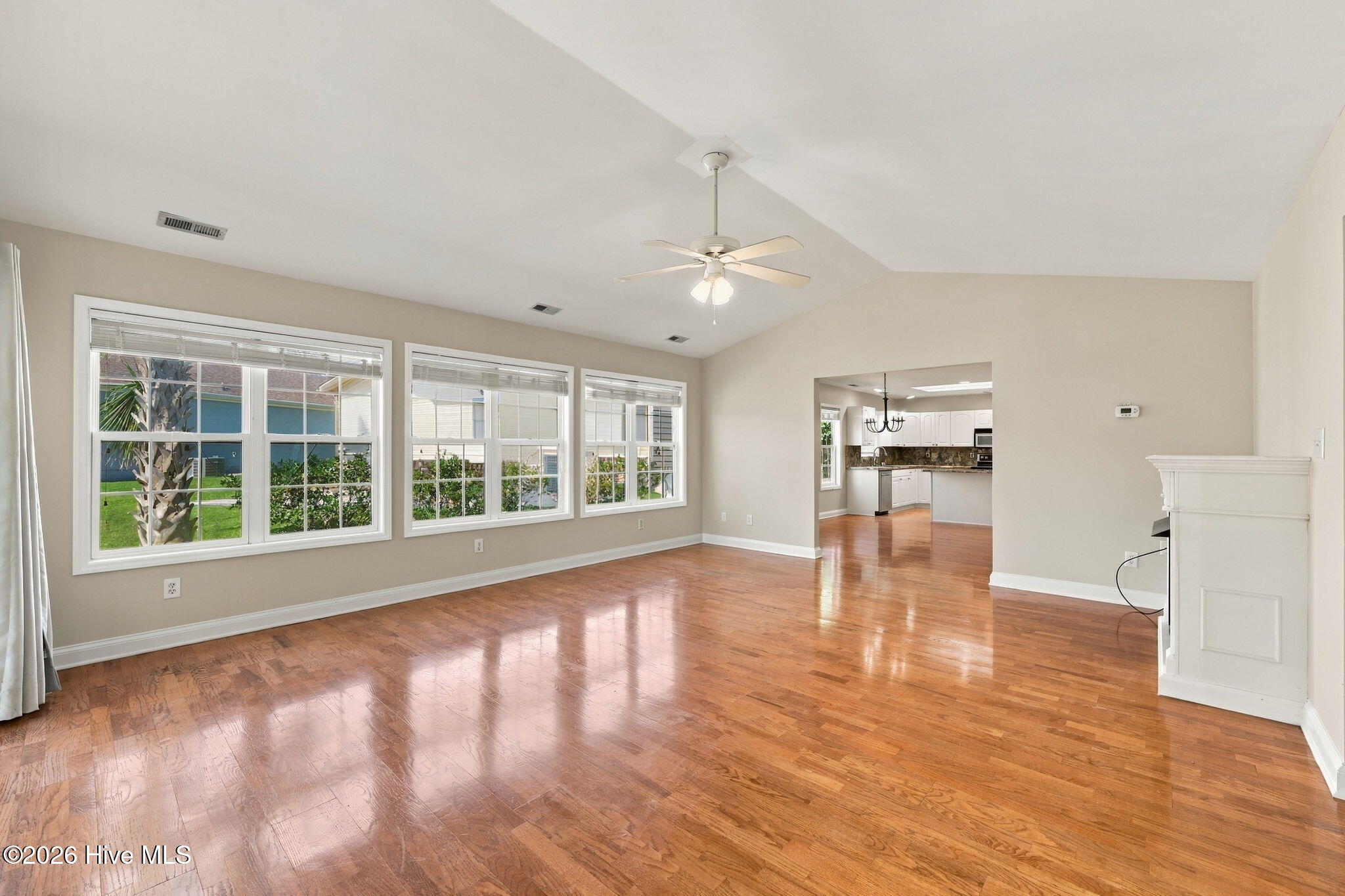 405 Emerald Circle Property Photo 5