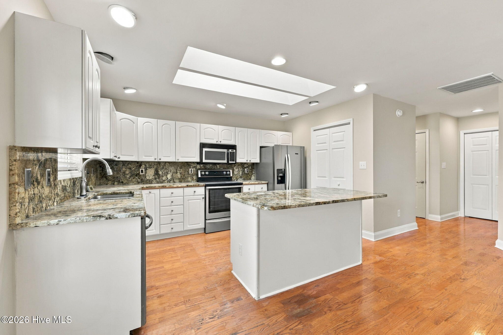 405 Emerald Circle Property Photo 6