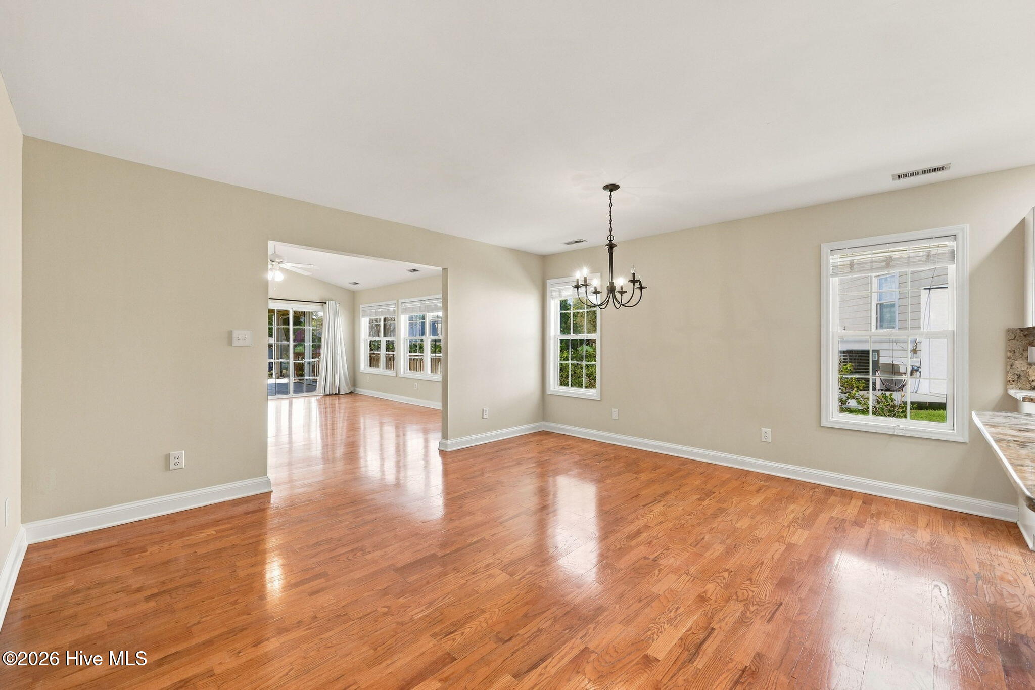 405 Emerald Circle Property Photo 10