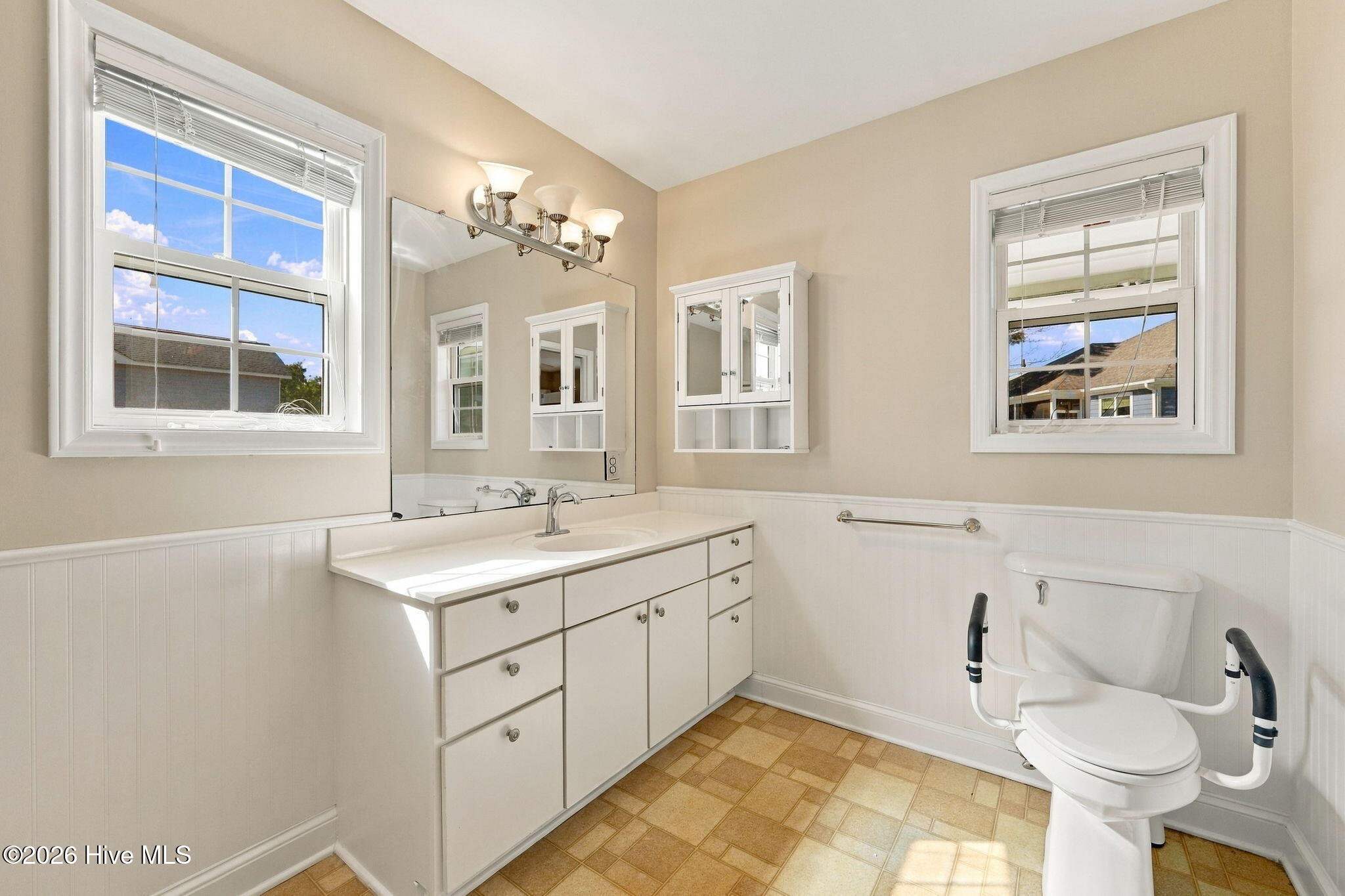 405 Emerald Circle Property Photo 12