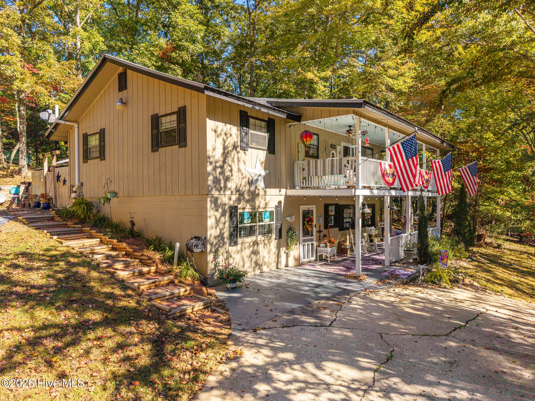 222 W Hills Drive Property Photo 1