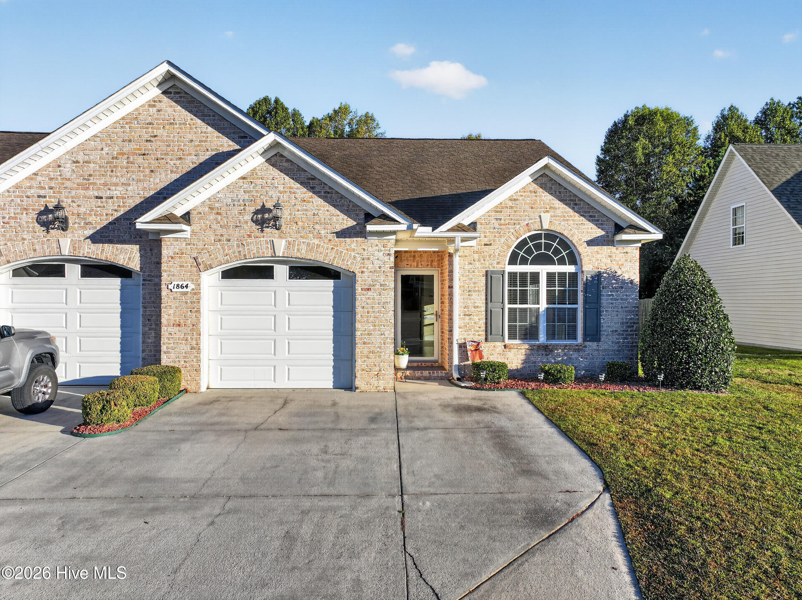 1864 Cambria Drive B Property Photo 1