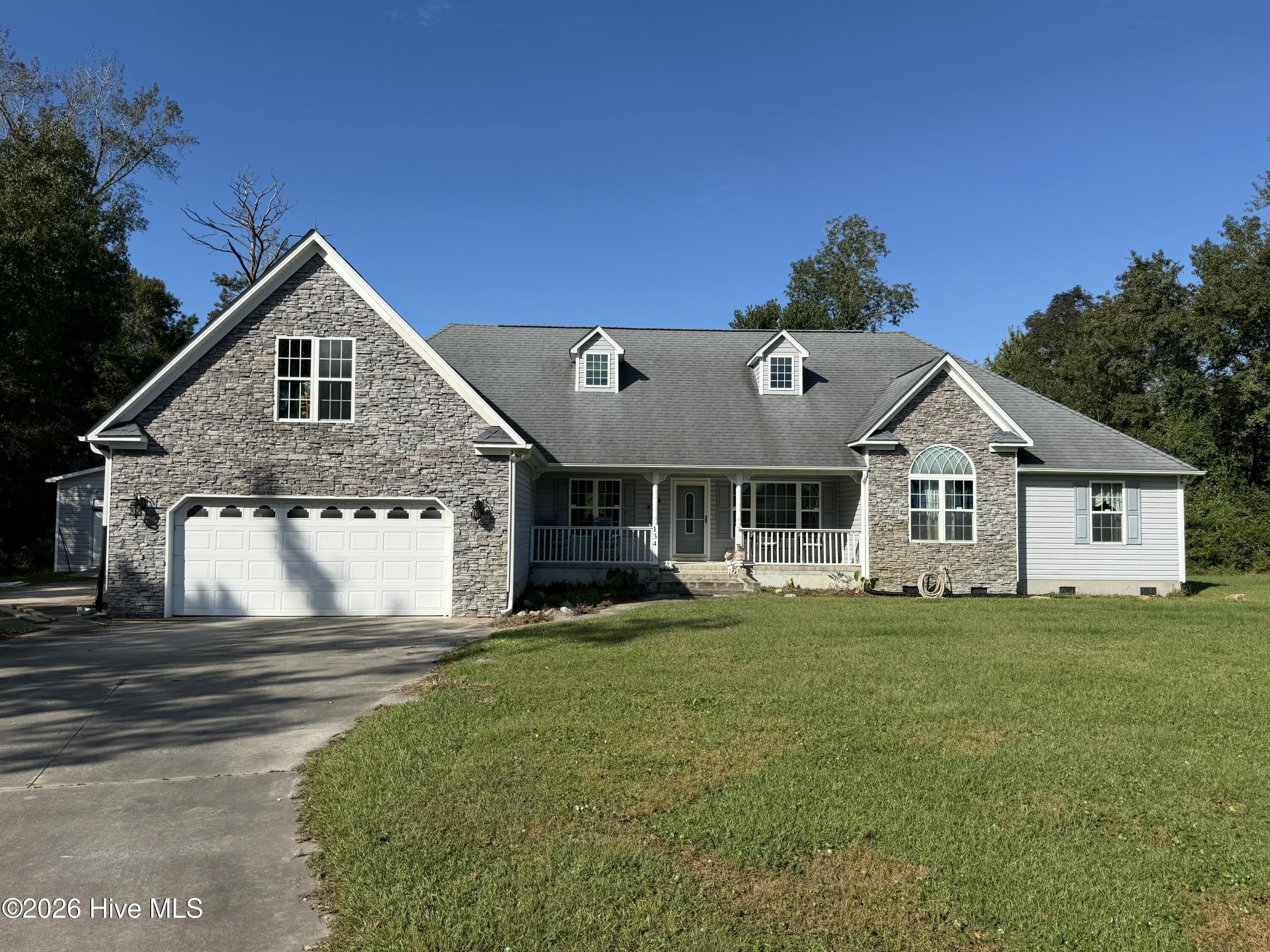 134 Bur Oaks Boulevard Property Photo 1