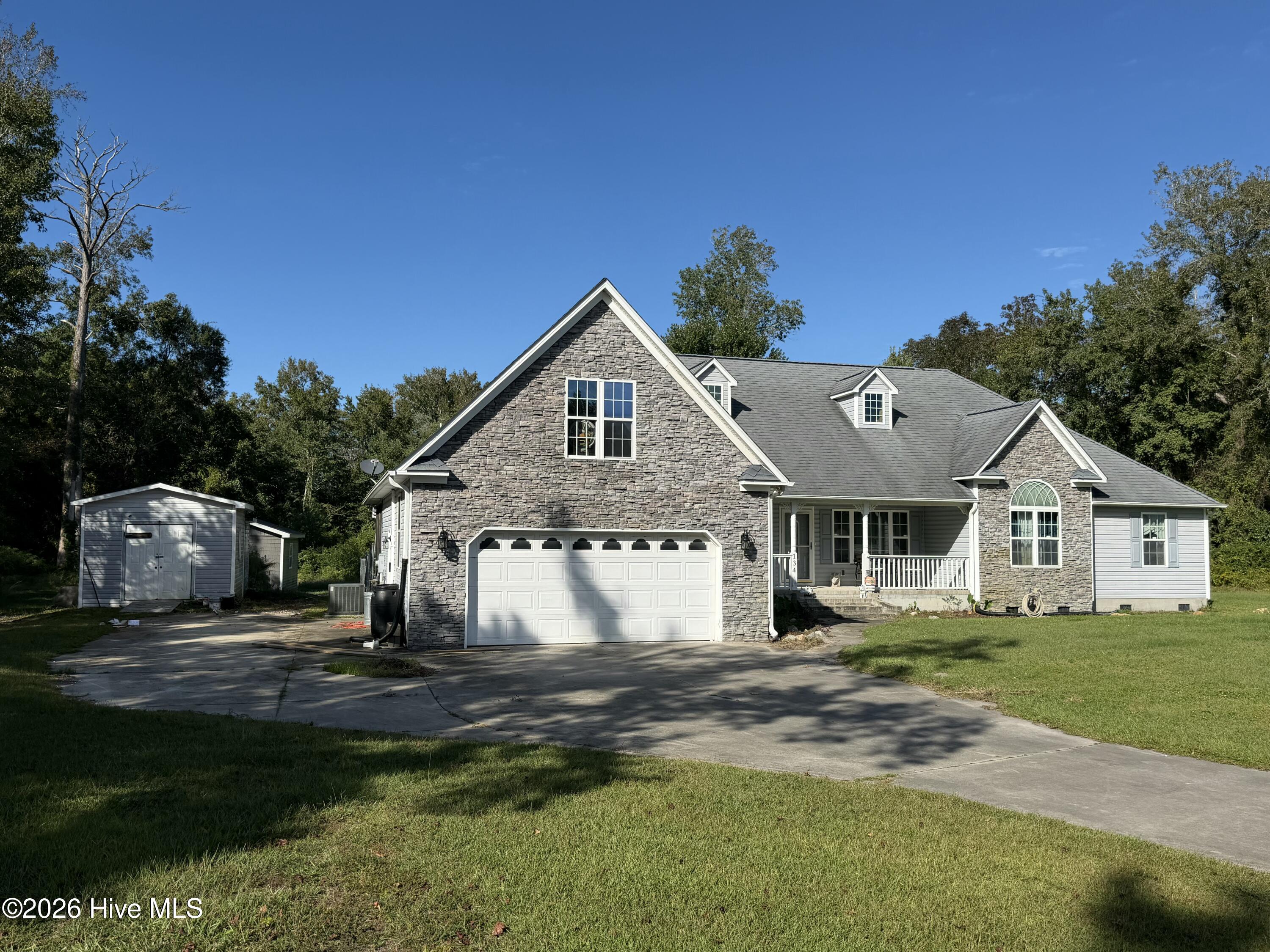 134 Bur Oaks Boulevard Property Photo 2
