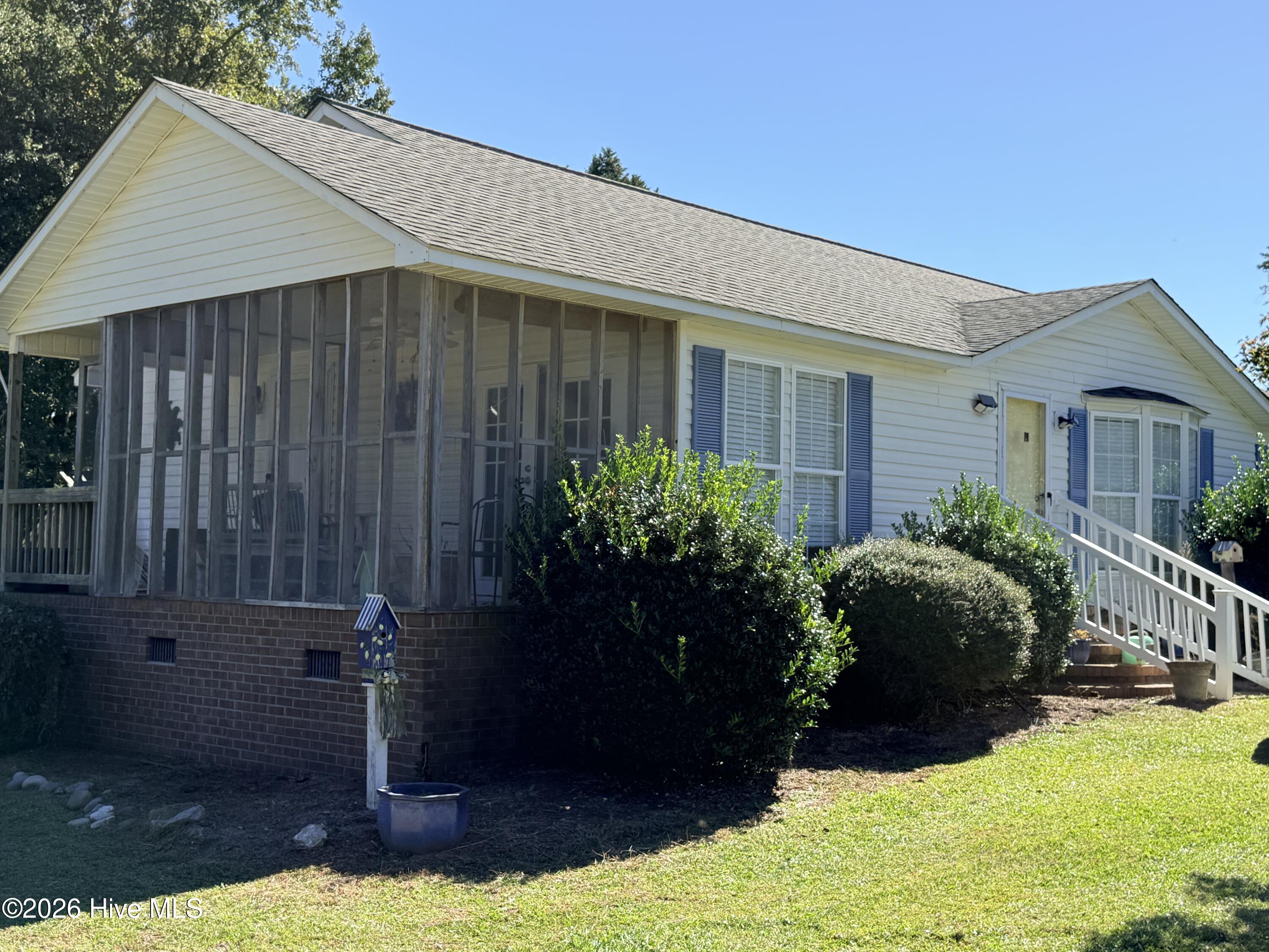 106 Oak Hill Court Property Photo 2
