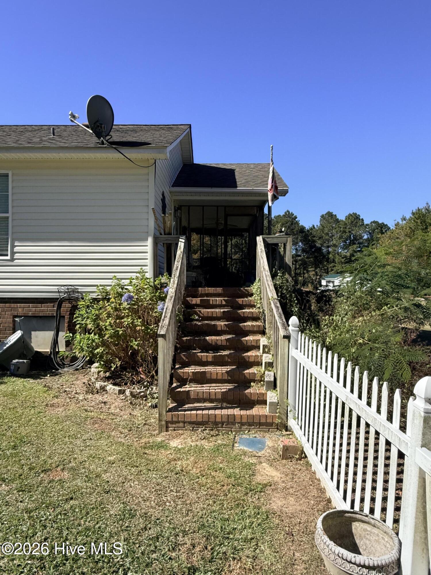 106 Oak Hill Court Property Photo 4