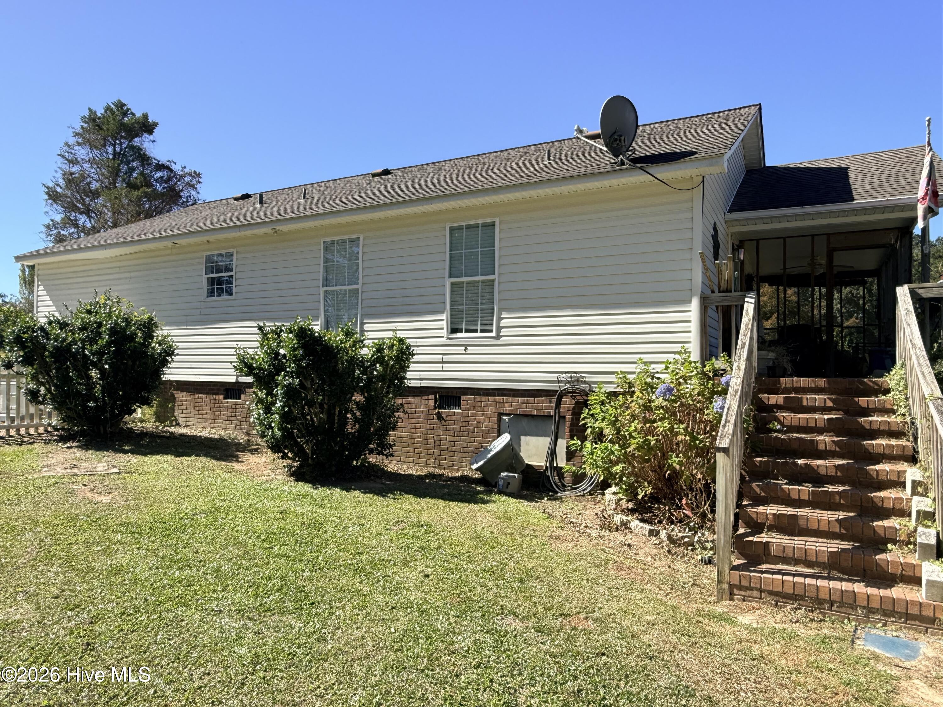 106 Oak Hill Court Property Photo 5
