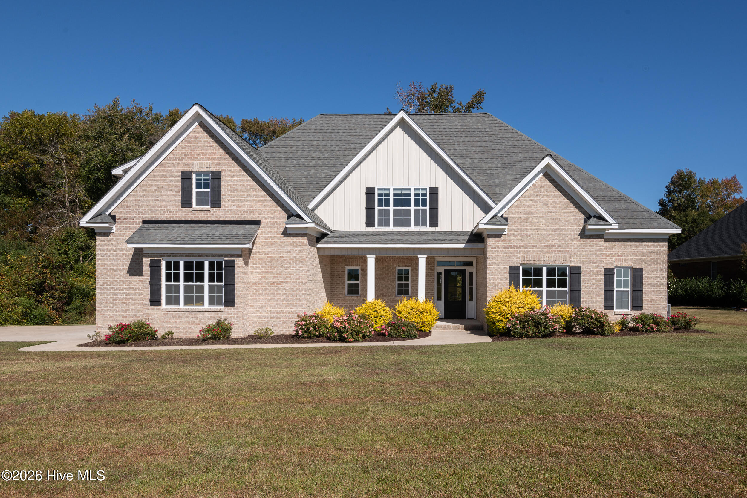 2611 Winding Cove Drive Property Photo 1