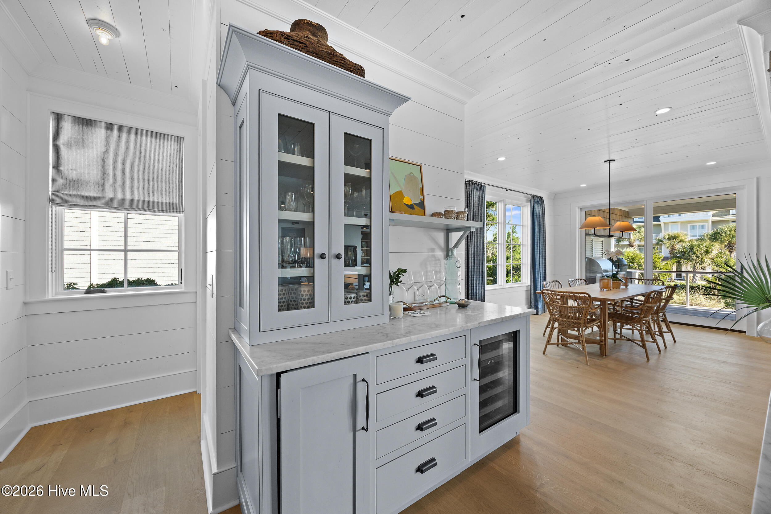 416 Beach Road N Property Photo 19