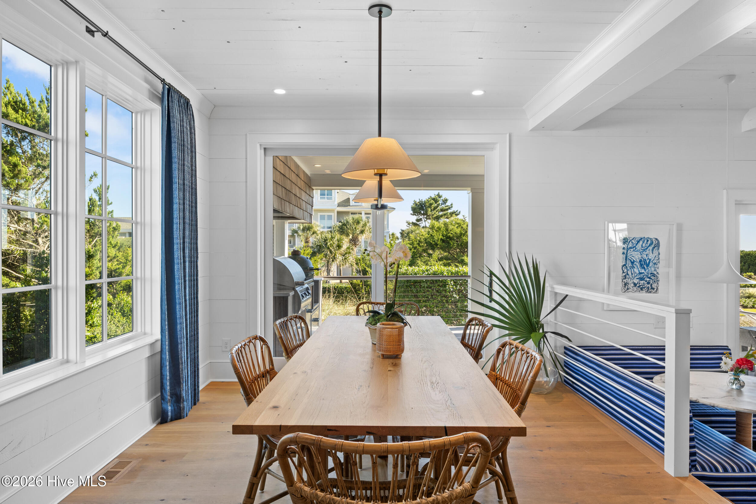 416 Beach Road N Property Photo 25