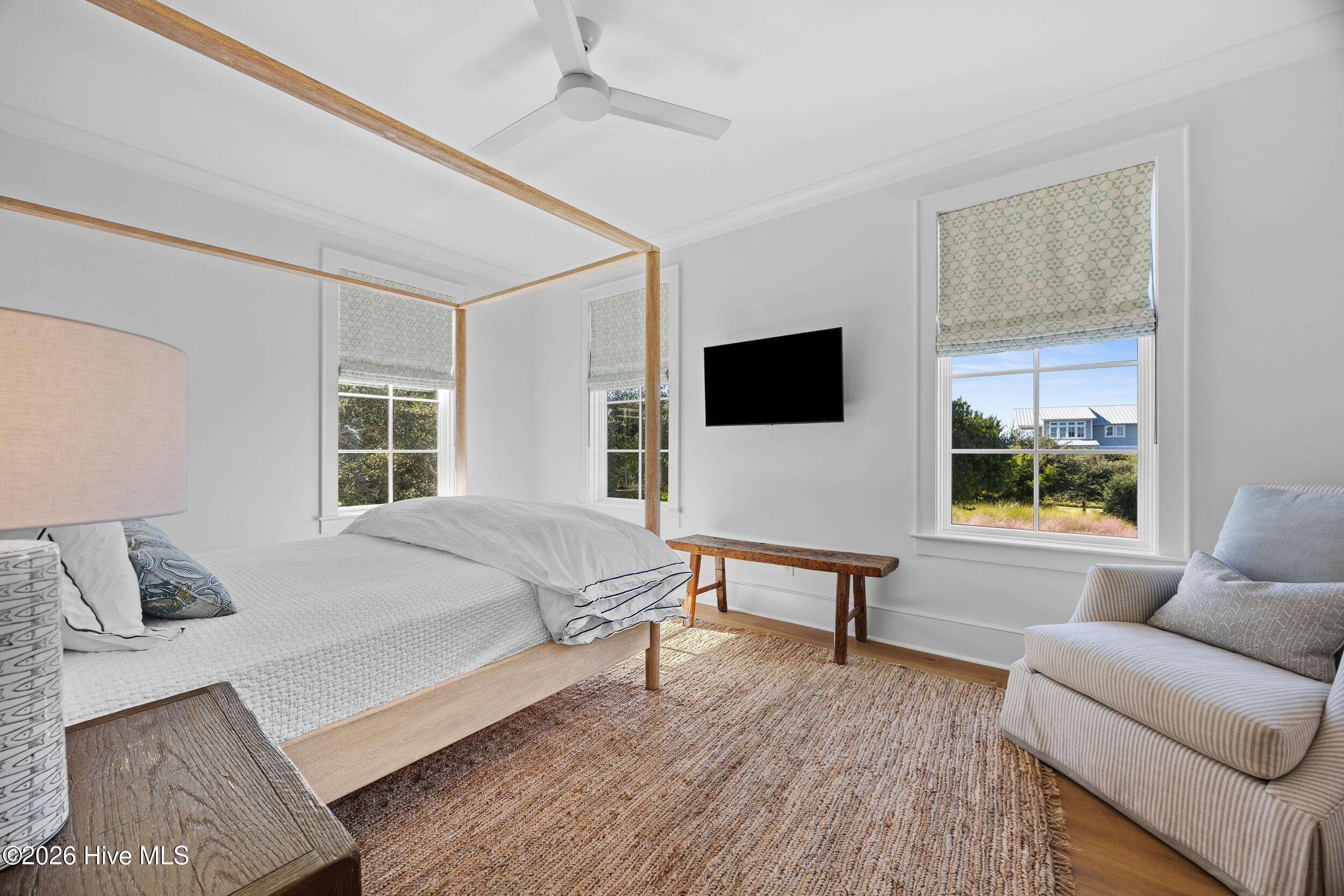 416 Beach Road N Property Photo 30