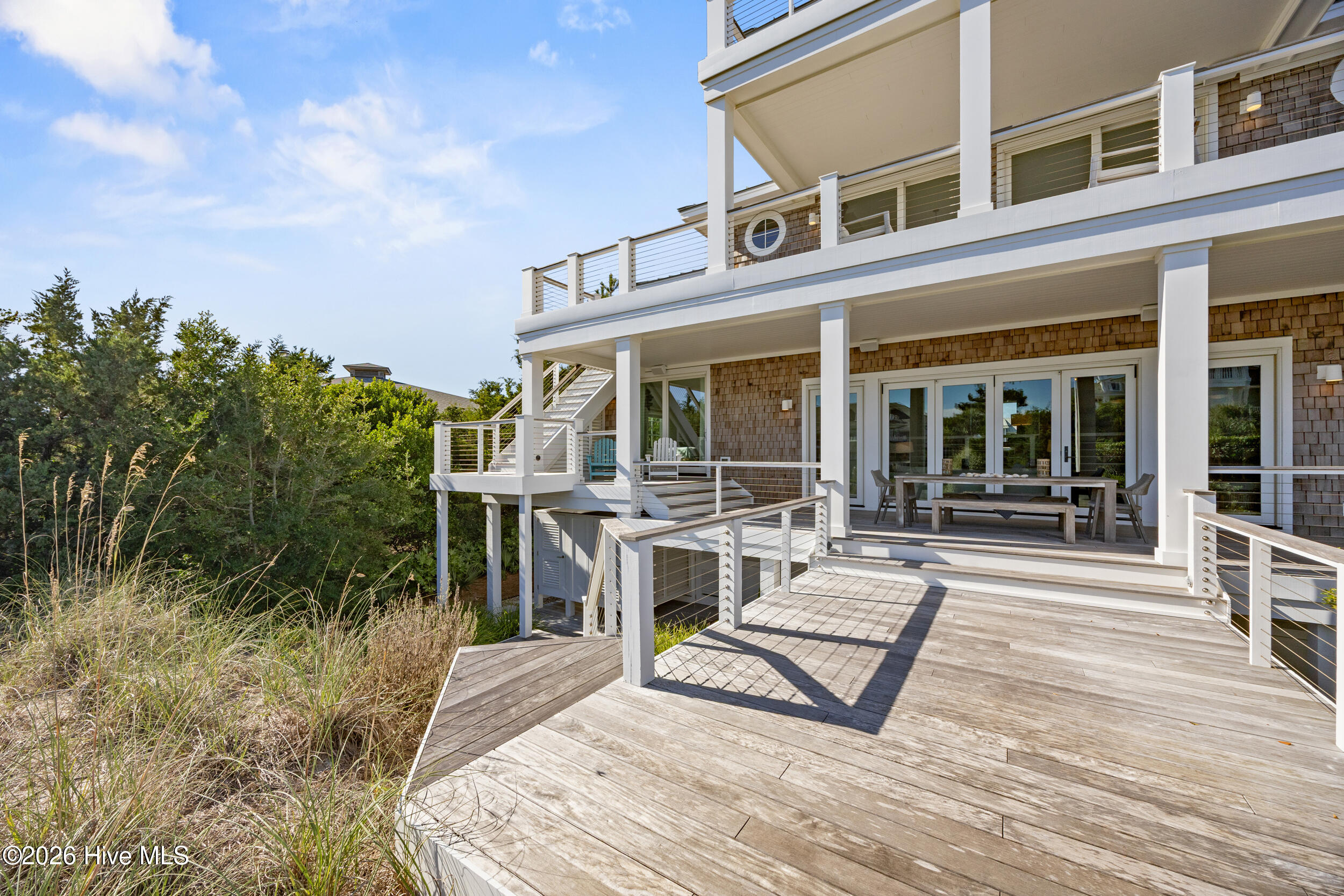 416 Beach Road N Property Photo 44