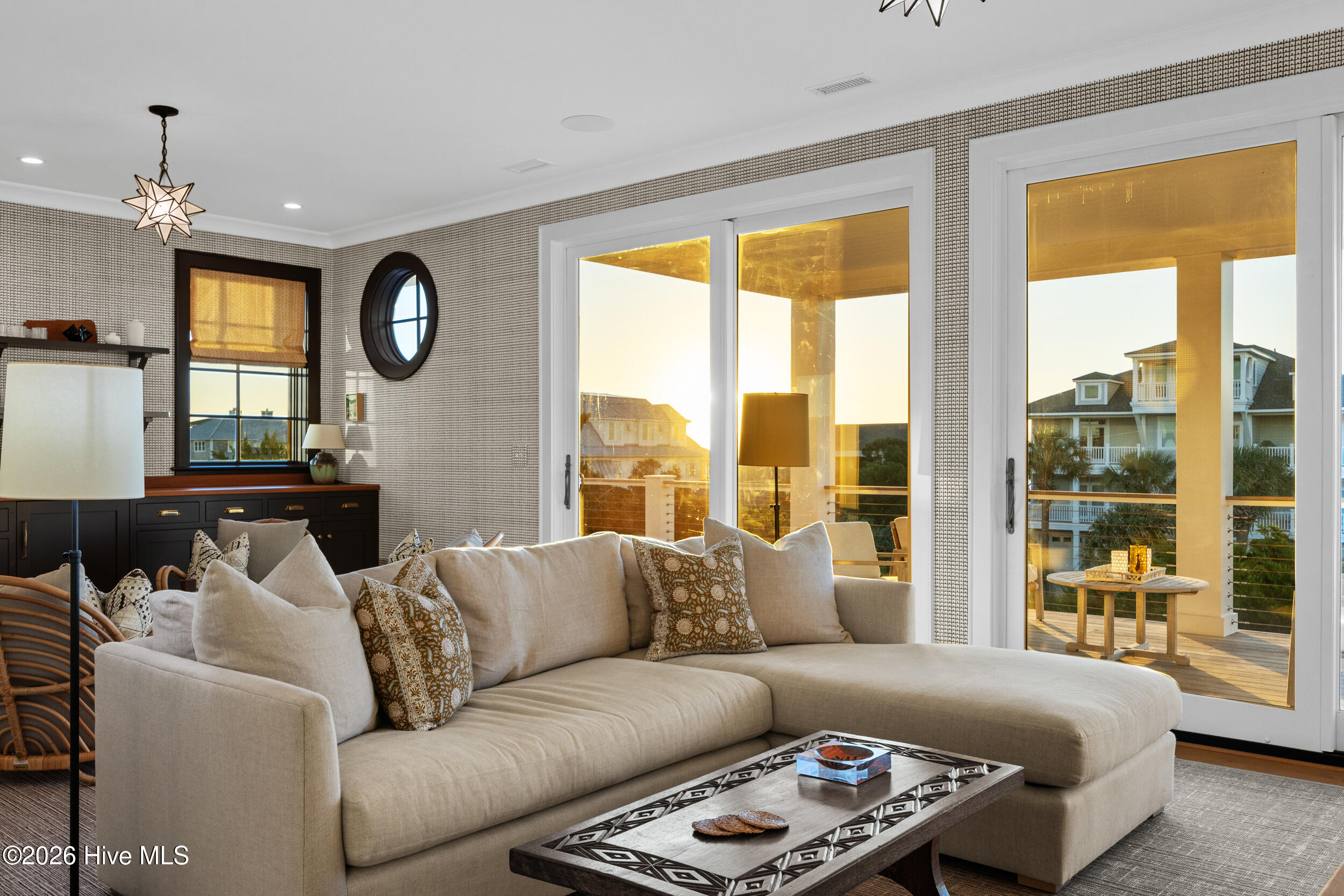 416 Beach Road N Property Photo 54