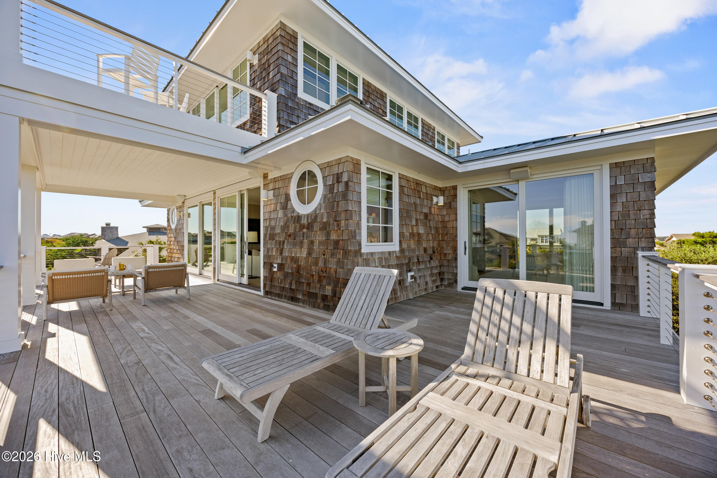 416 Beach Road N Property Photo 61