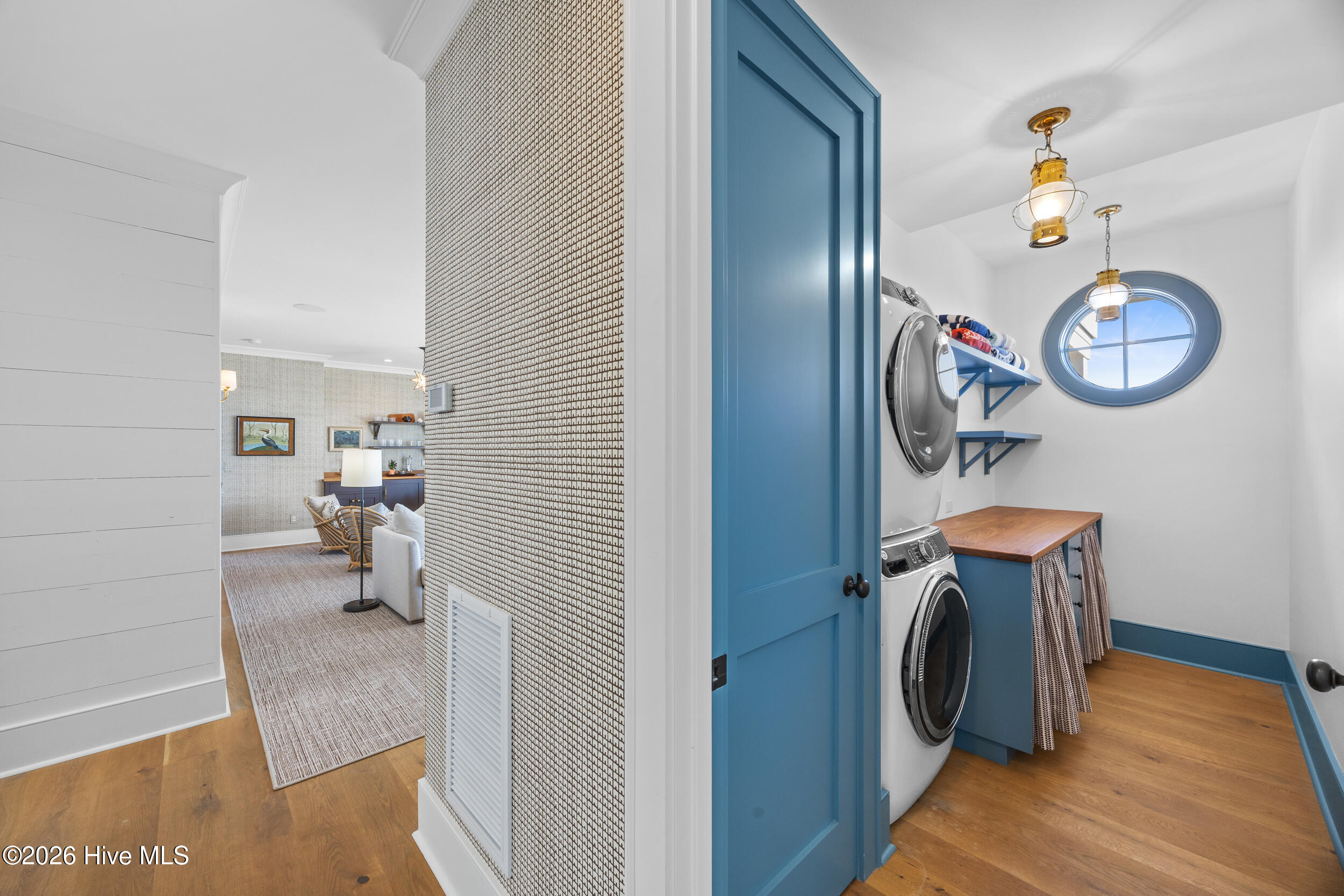 416 Beach Road N Property Photo 66