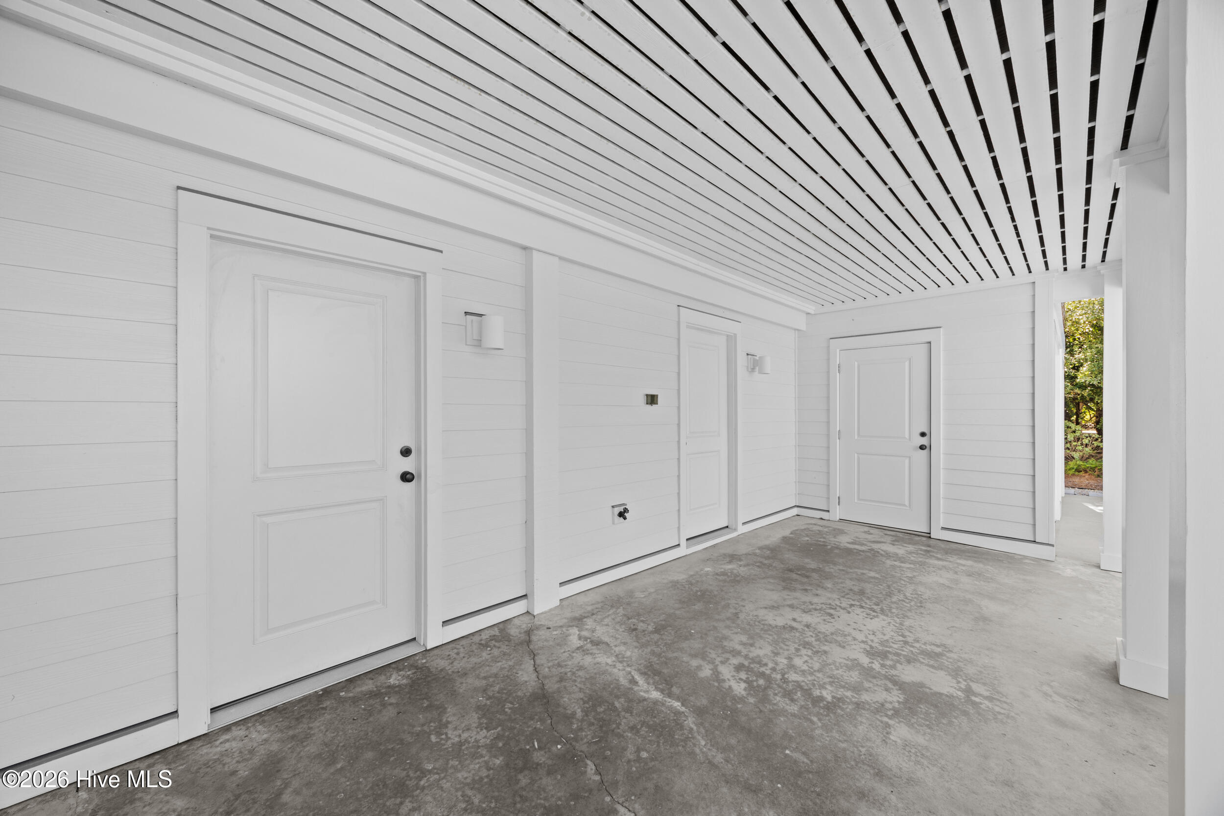 416 Beach Road N Property Photo 87