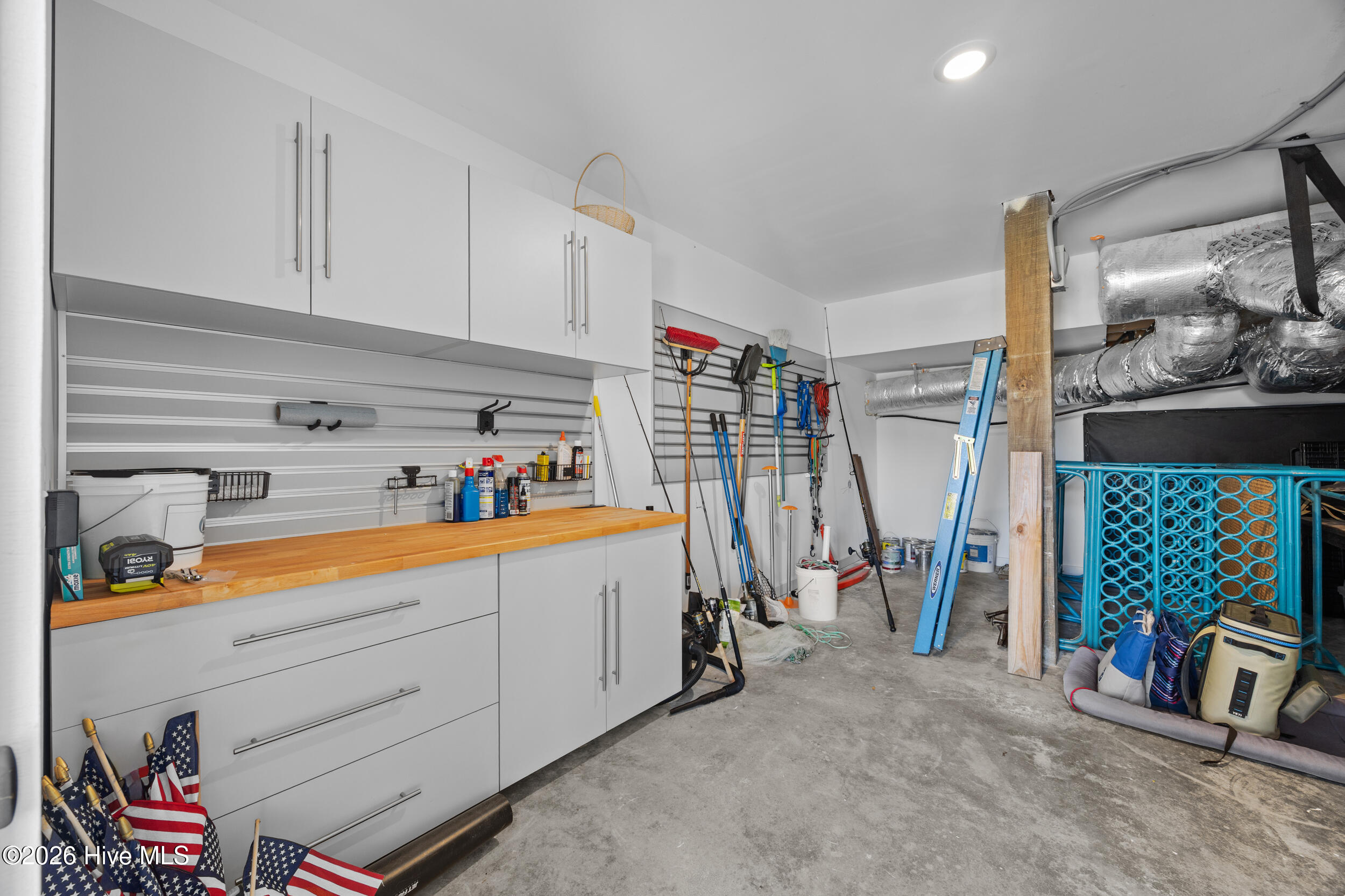 416 Beach Road N Property Photo 89