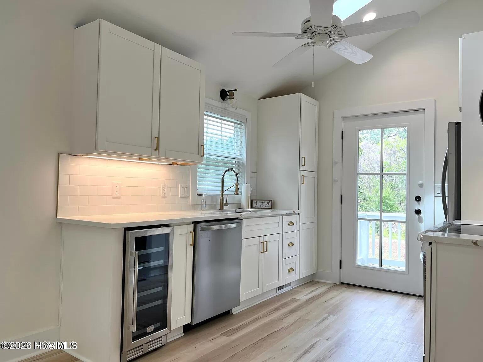 890 N Ashe Street Property Photo 2