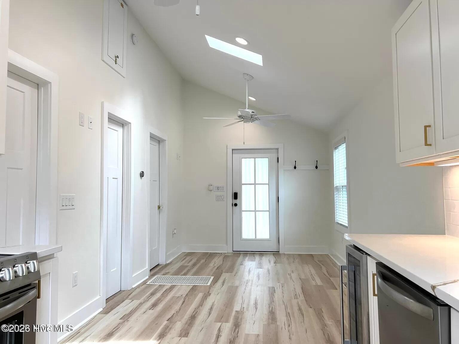 890 N Ashe Street Property Photo 5