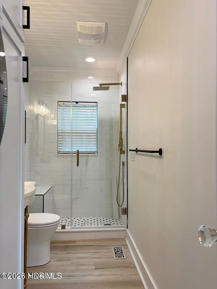890 N Ashe Street Property Photo 8