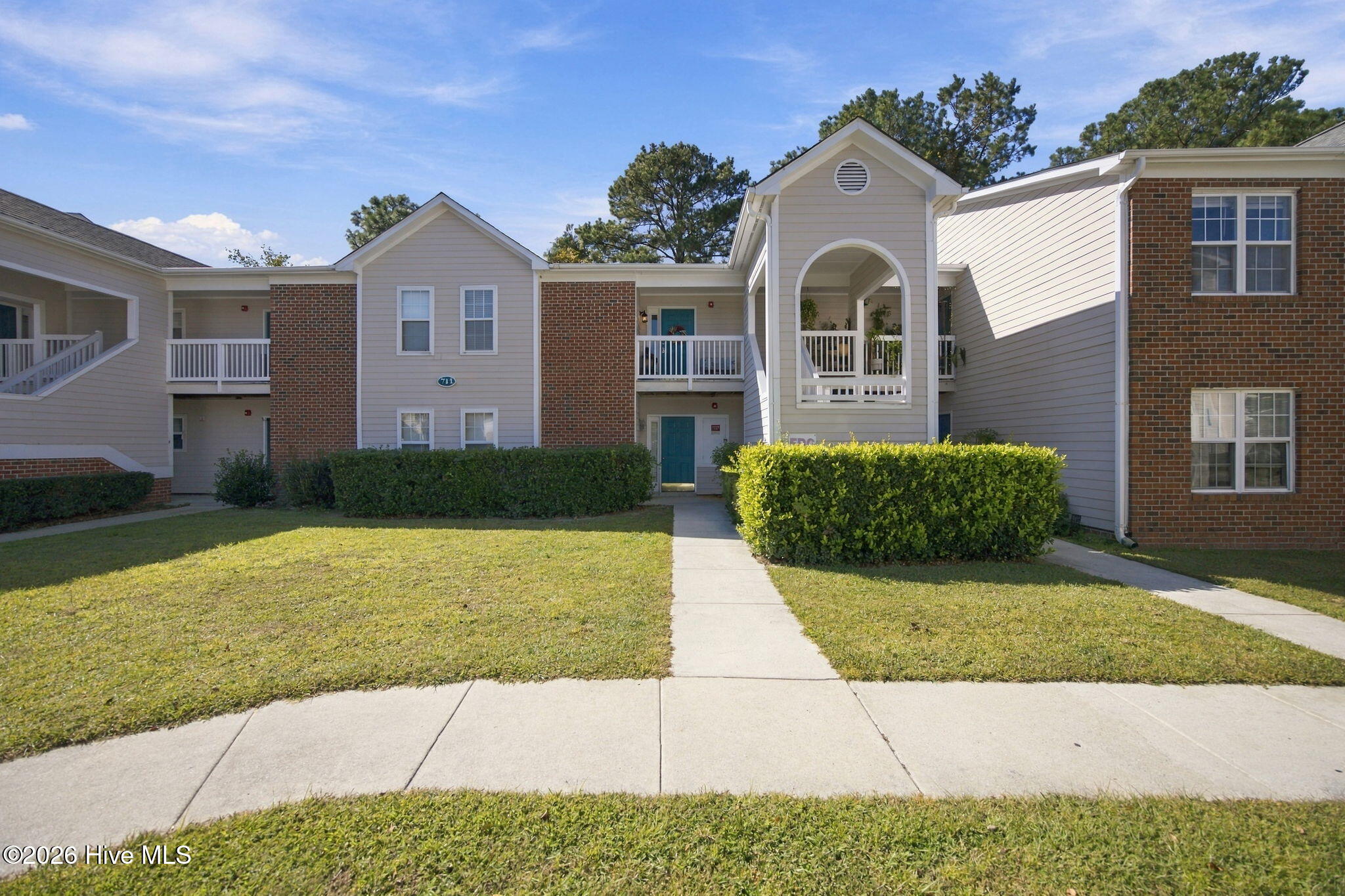 711 Clearwater Court G Property Photo 1