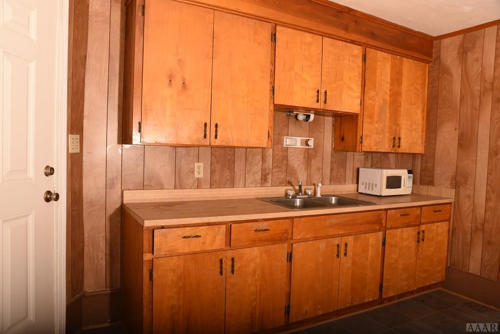 325 W Church Street W Property Photo 3