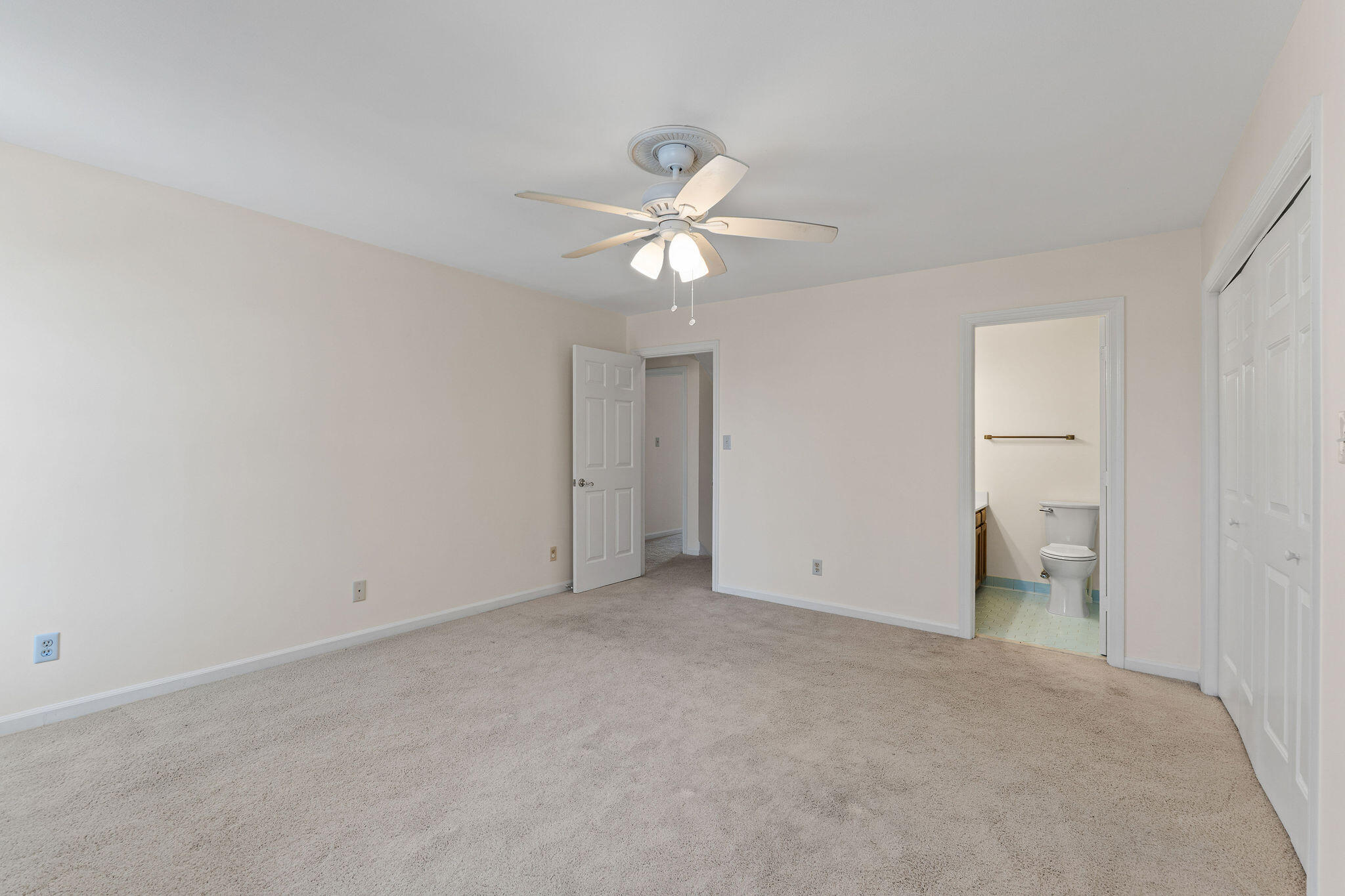 385 Folkstone Circle Property Photo 21