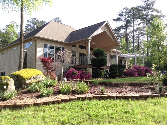 218 Monroe Lane Property Photo 3