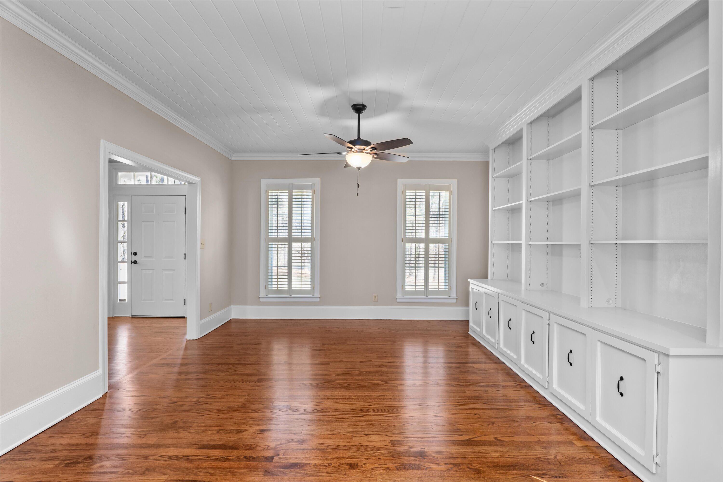 856 Point Comfort Road Property Photo 8