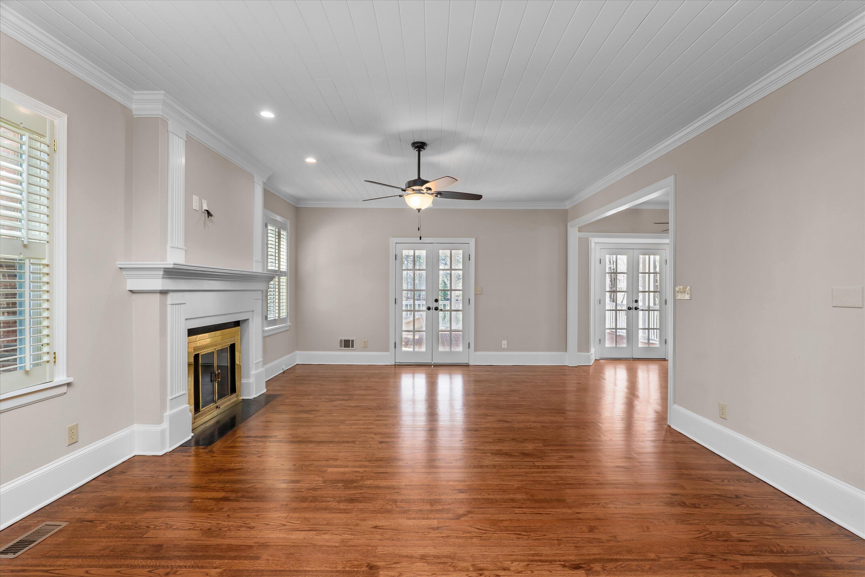 856 Point Comfort Road Property Photo 9