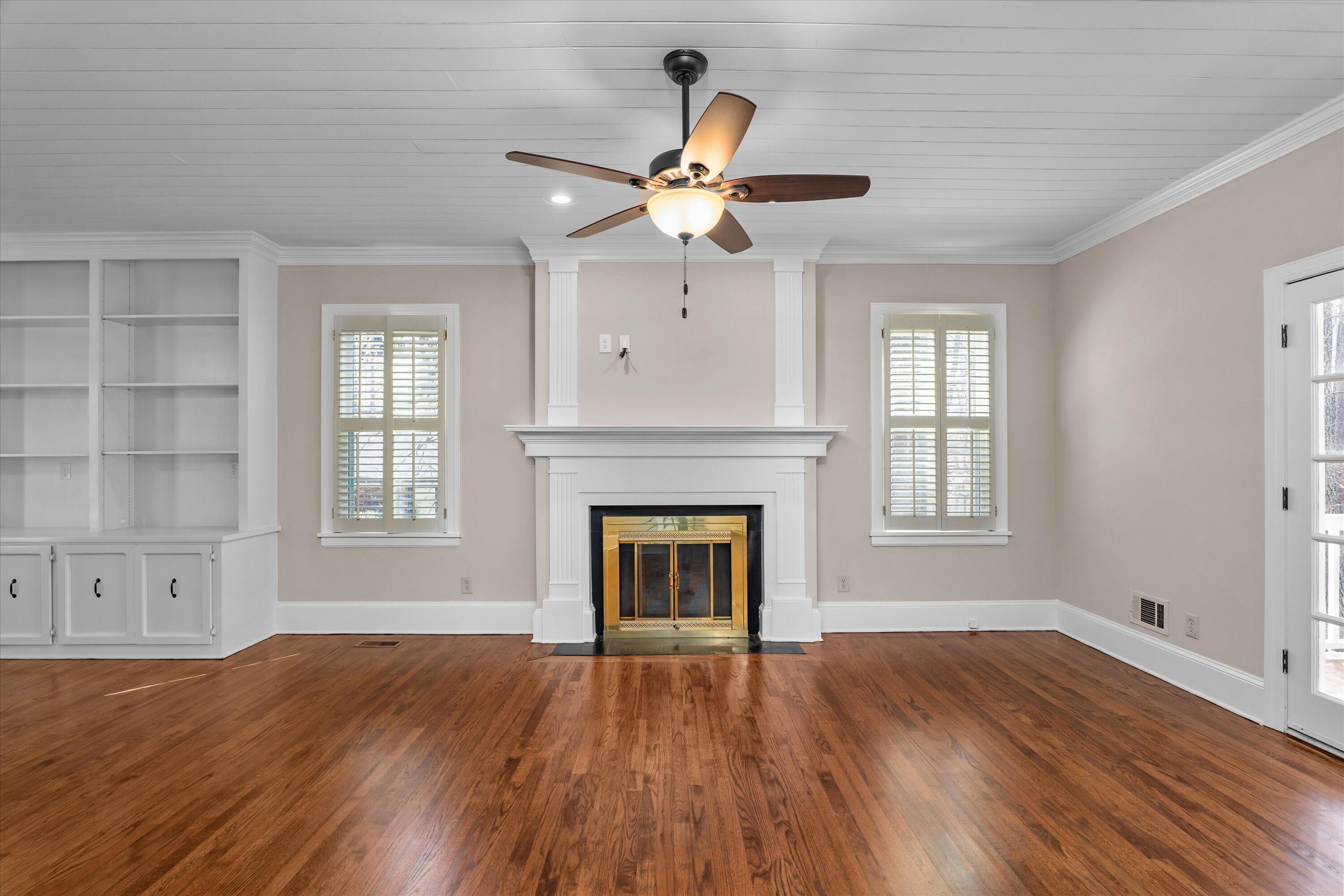 856 Point Comfort Road Property Photo 10