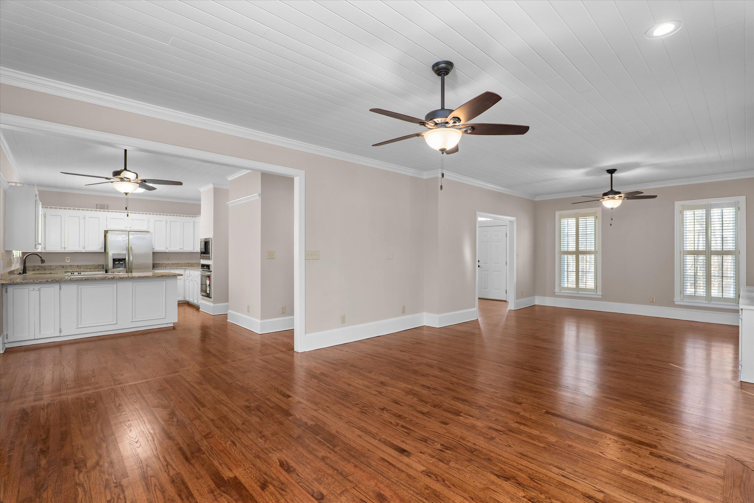 856 Point Comfort Road Property Photo 11