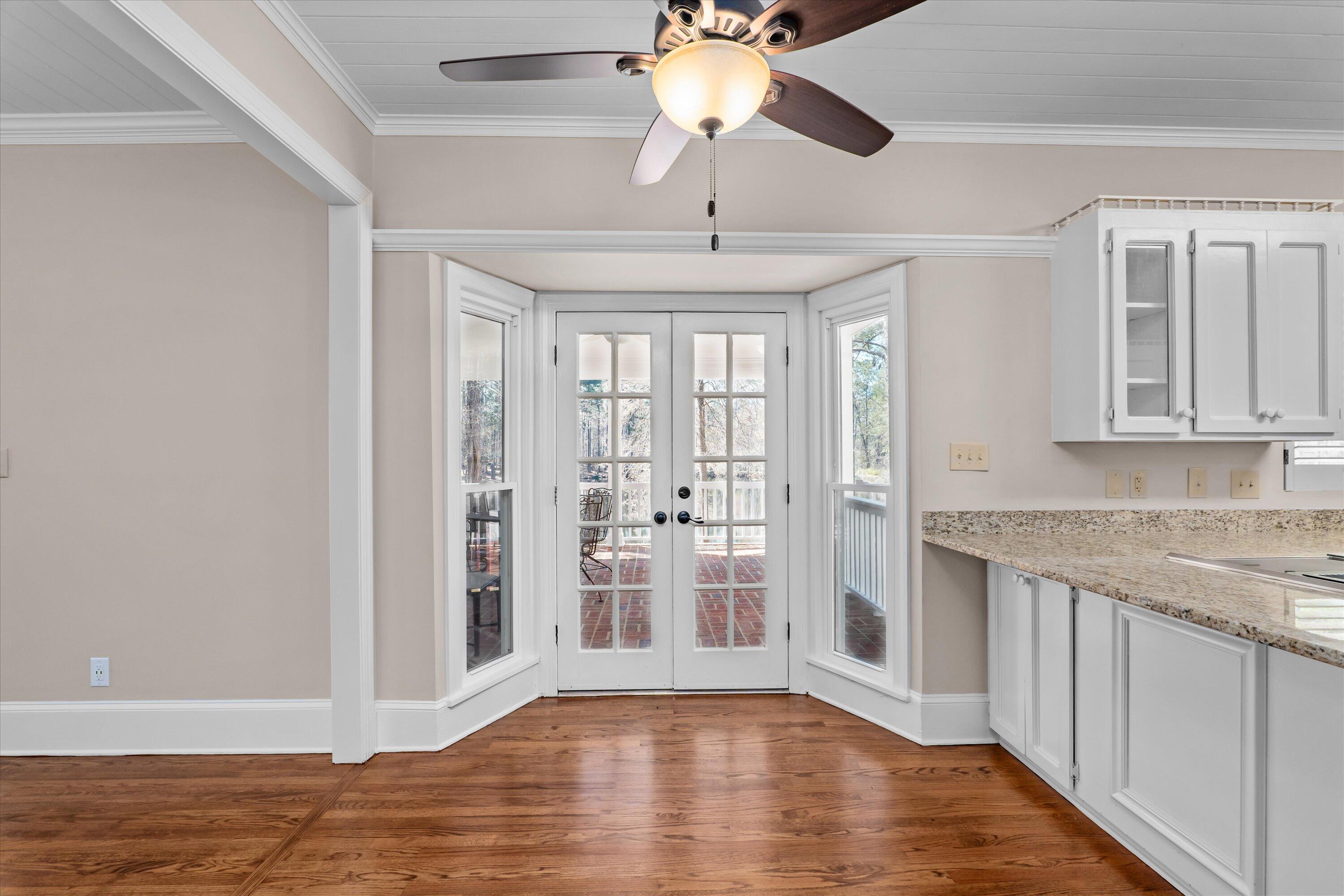 856 Point Comfort Road Property Photo 13