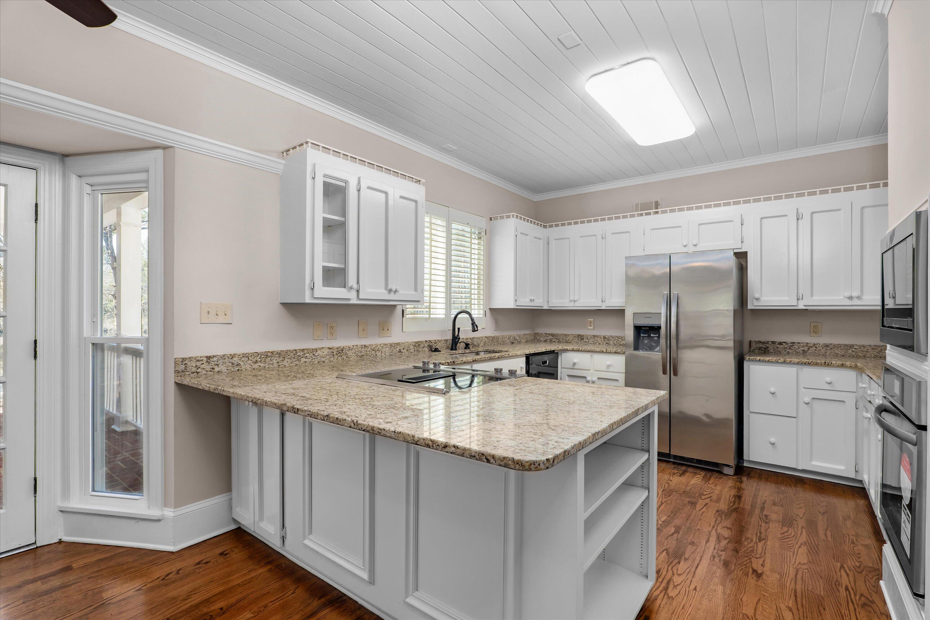 856 Point Comfort Road Property Photo 14