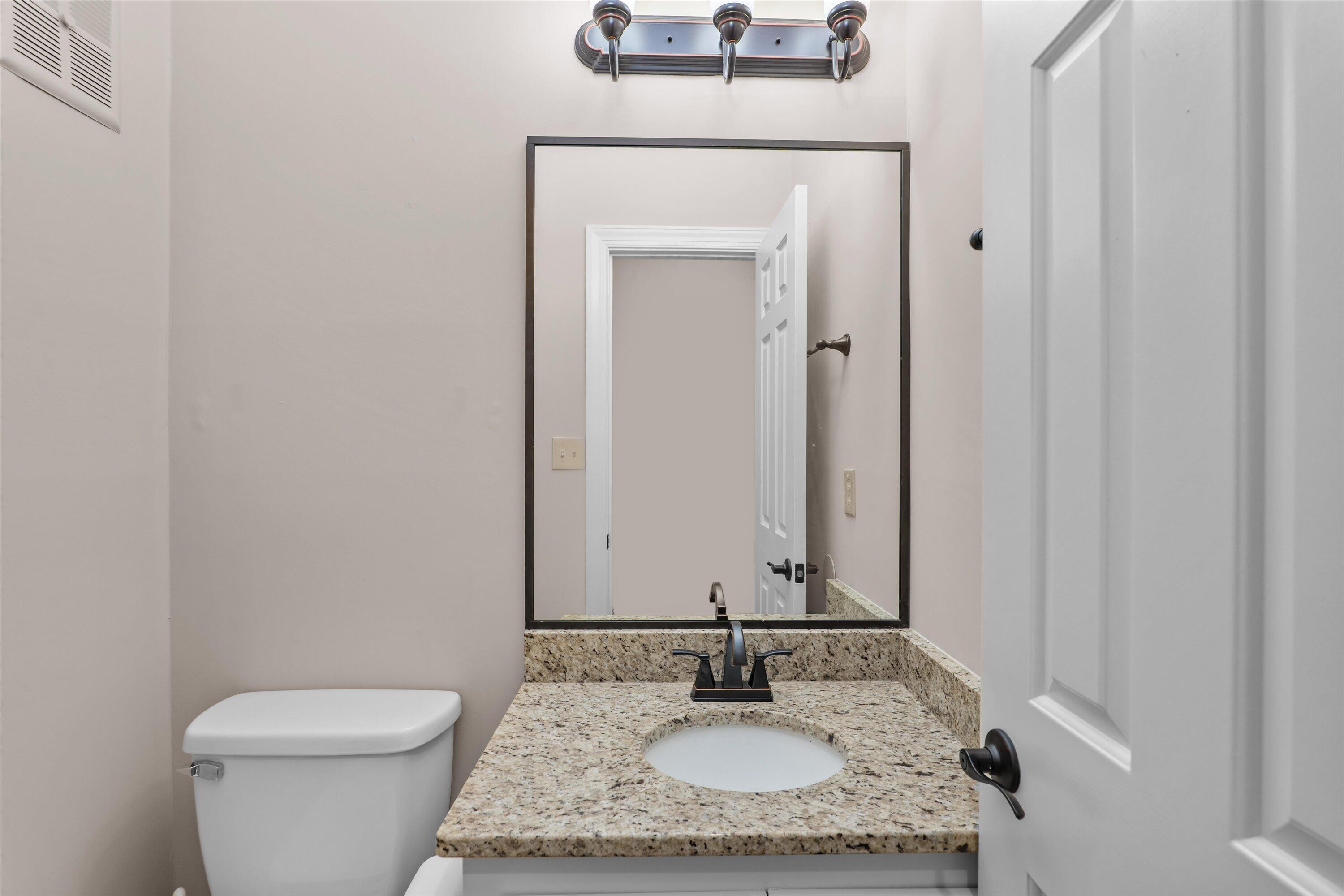 856 Point Comfort Road Property Photo 20