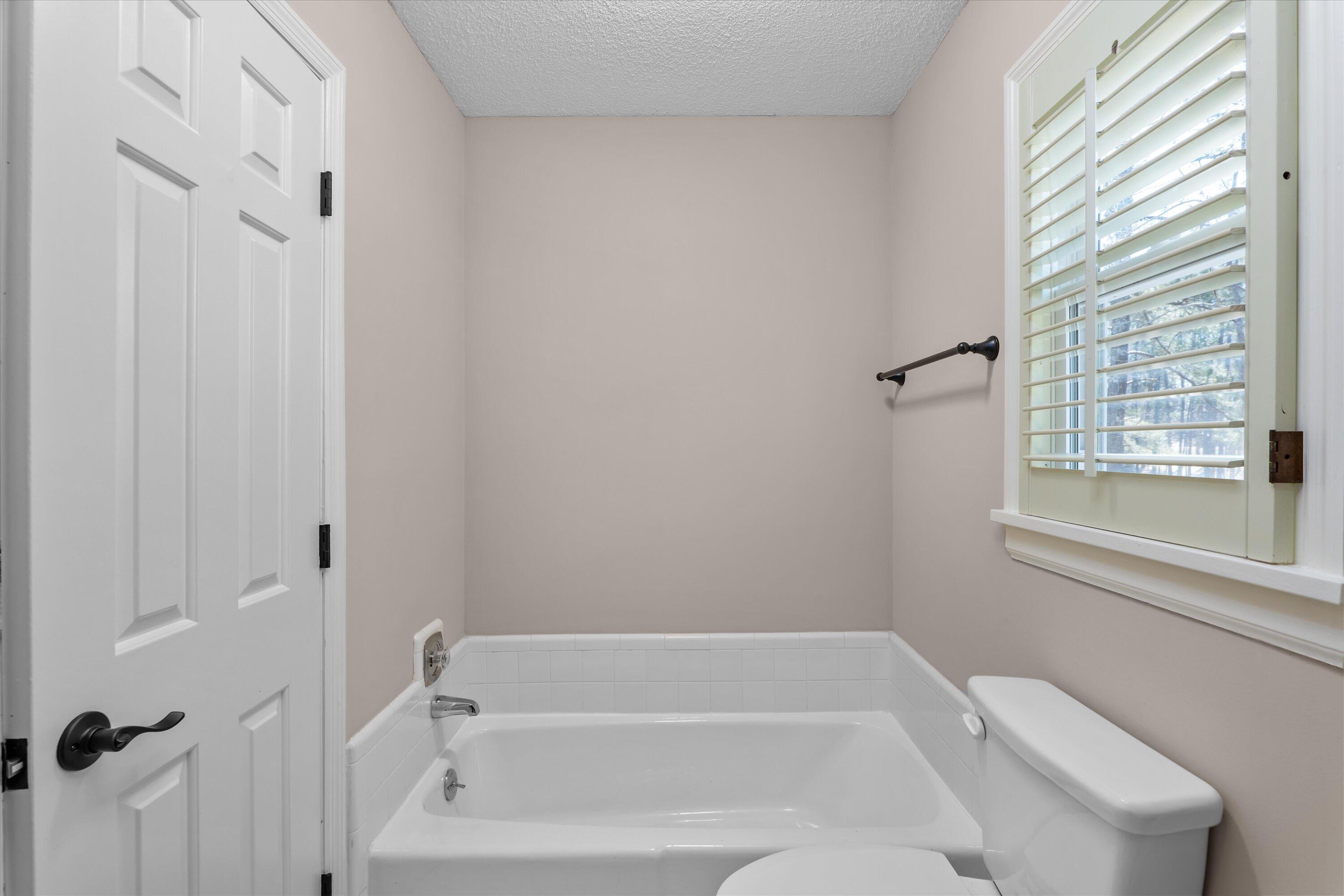 856 Point Comfort Road Property Photo 27
