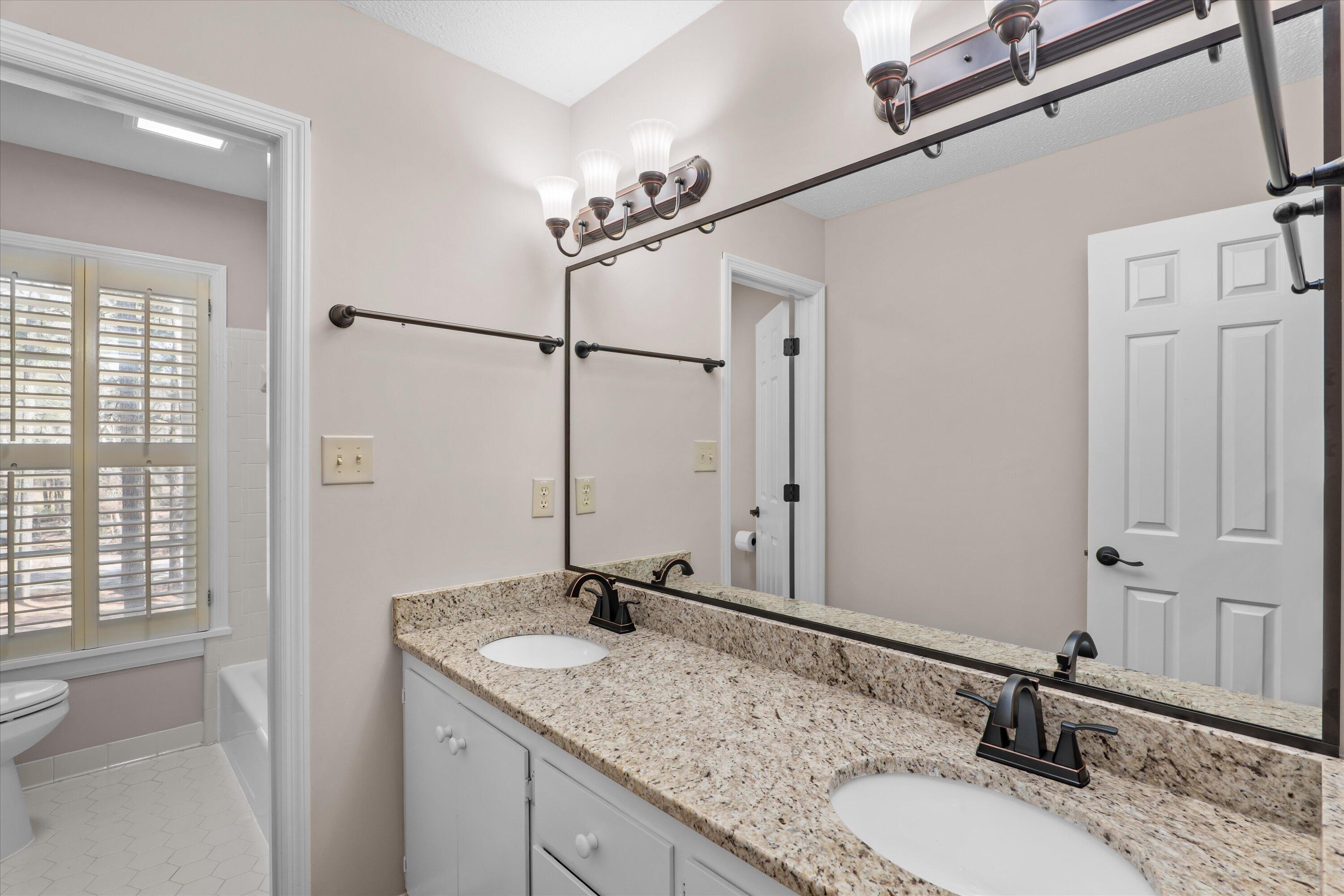 856 Point Comfort Road Property Photo 33