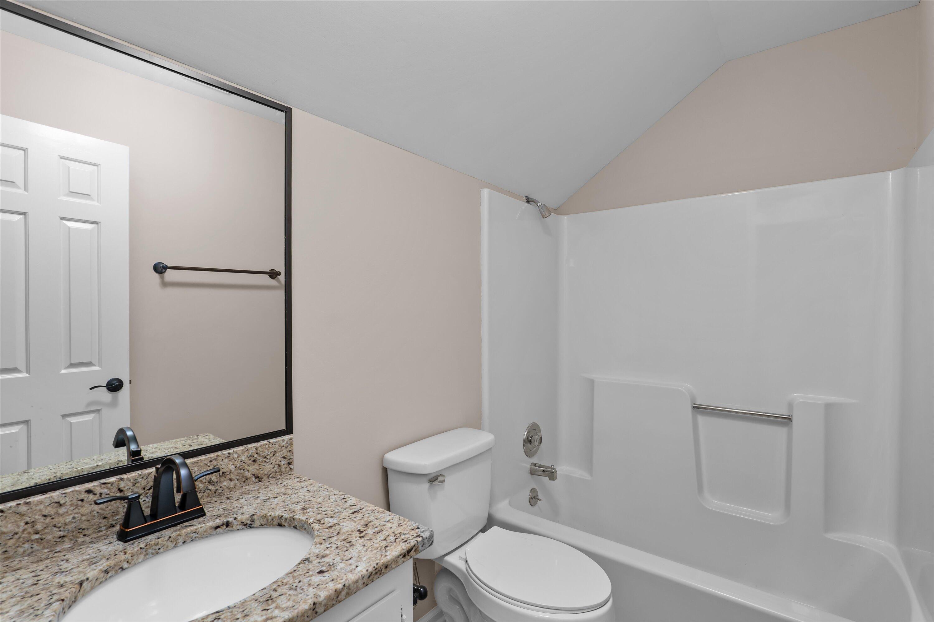 856 Point Comfort Road Property Photo 39
