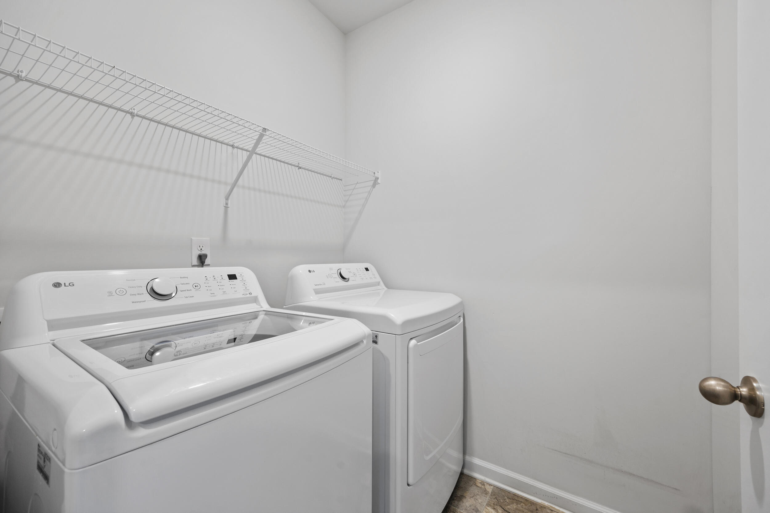 554 Lytham Drive Property Photo 39