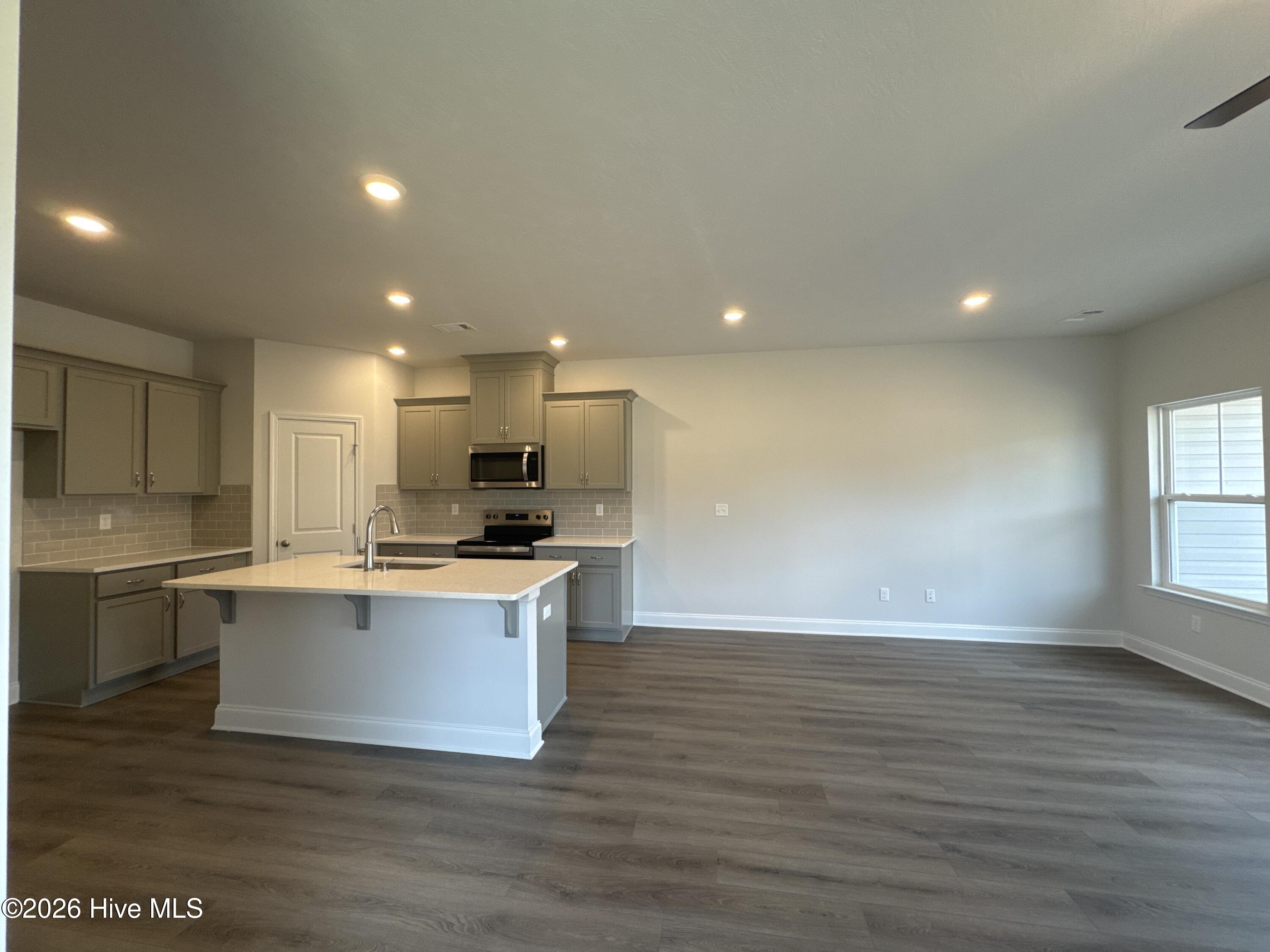 649 Hampton Drive 5d Property Photo 6