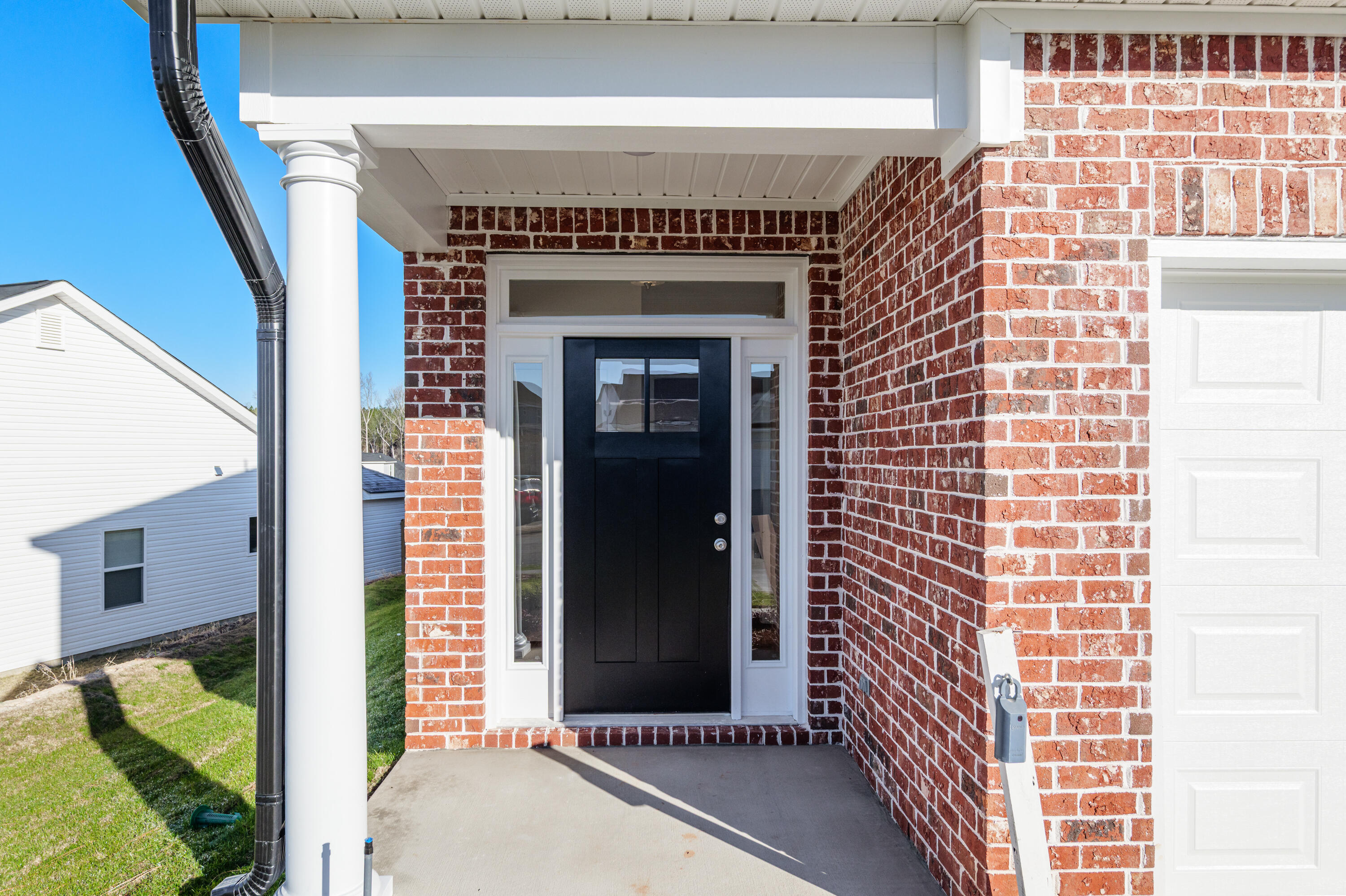 933 Holbrook Drive Property Photo 3